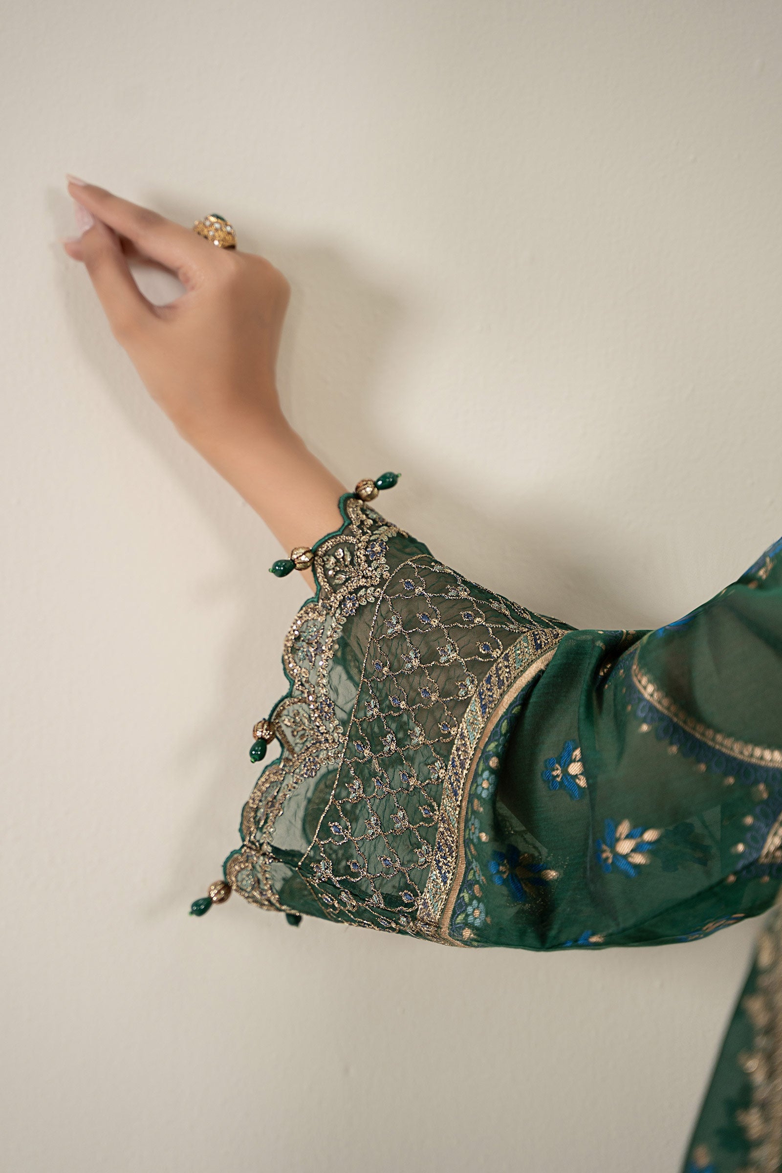3 Piece Embroidered Jacquard Suit
