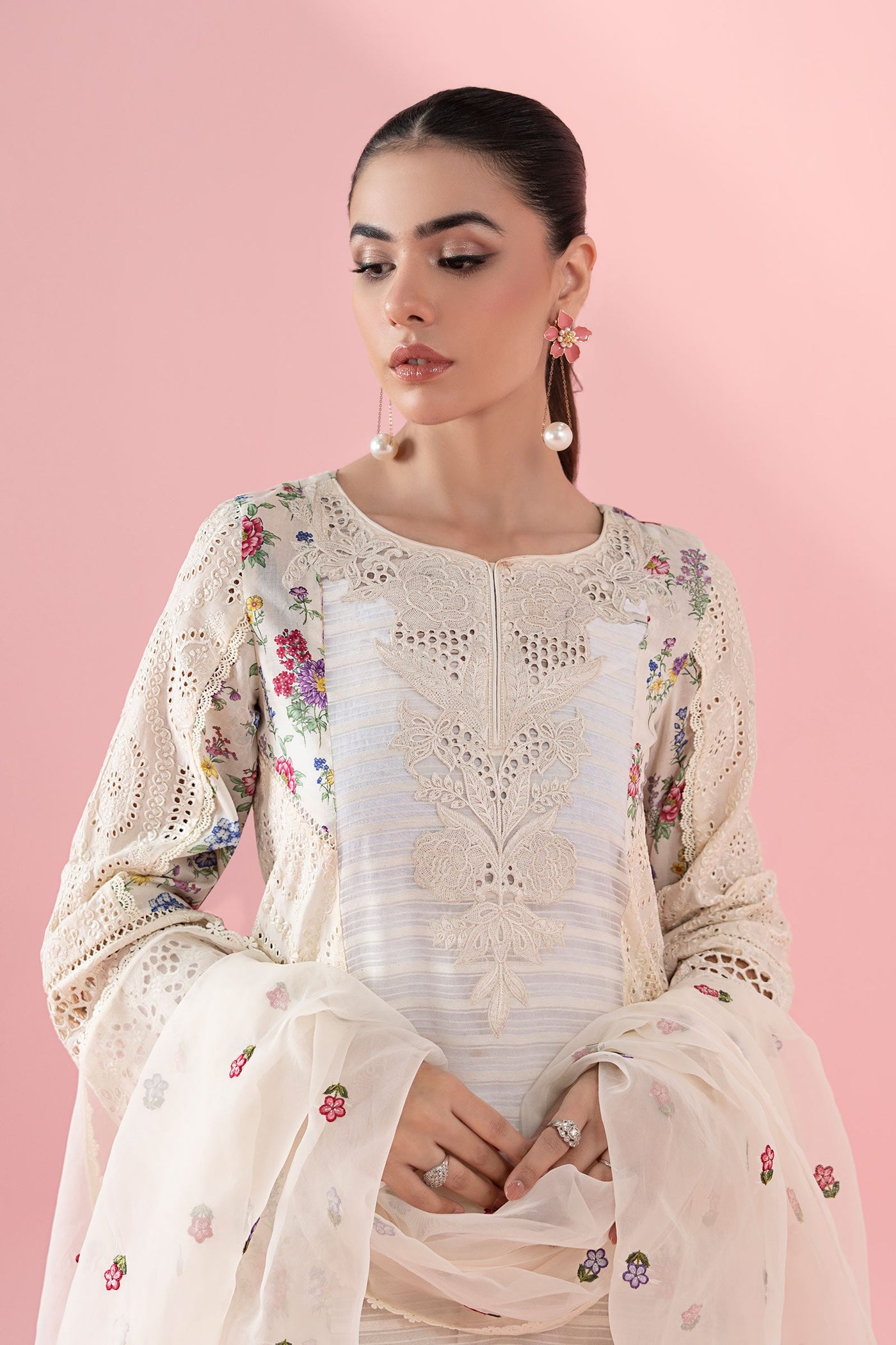 3 Piece Embroidered Lawn Suit |  DW-EA25-79