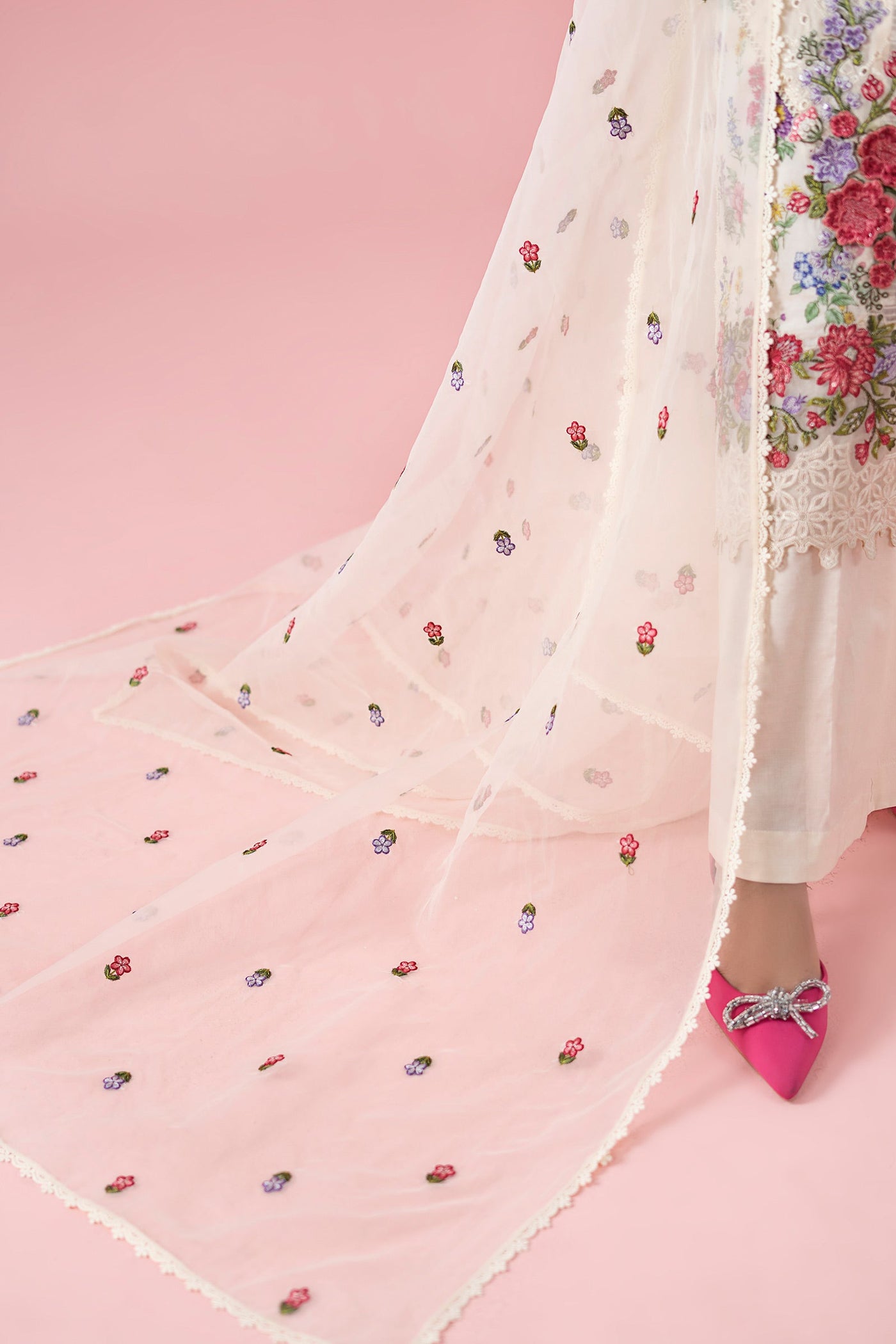 3 Piece Embroidered Lawn Suit |  DW-EA25-79
