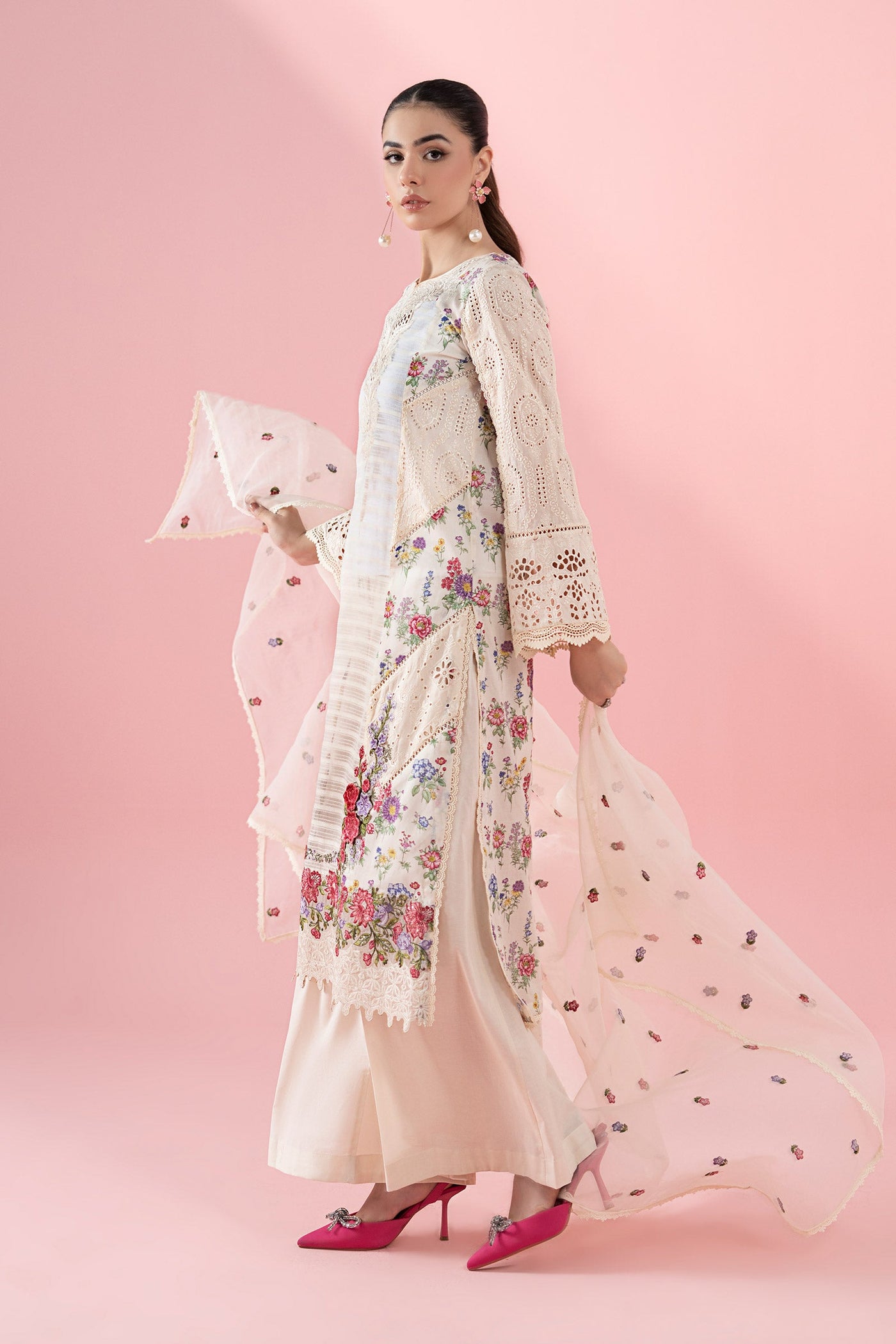 3 Piece Embroidered Lawn Suit |  DW-EA25-79