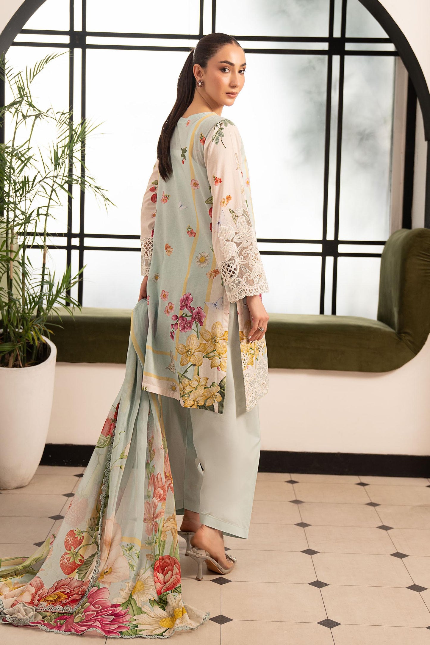 3 Piece Embroidered Lawn Suit