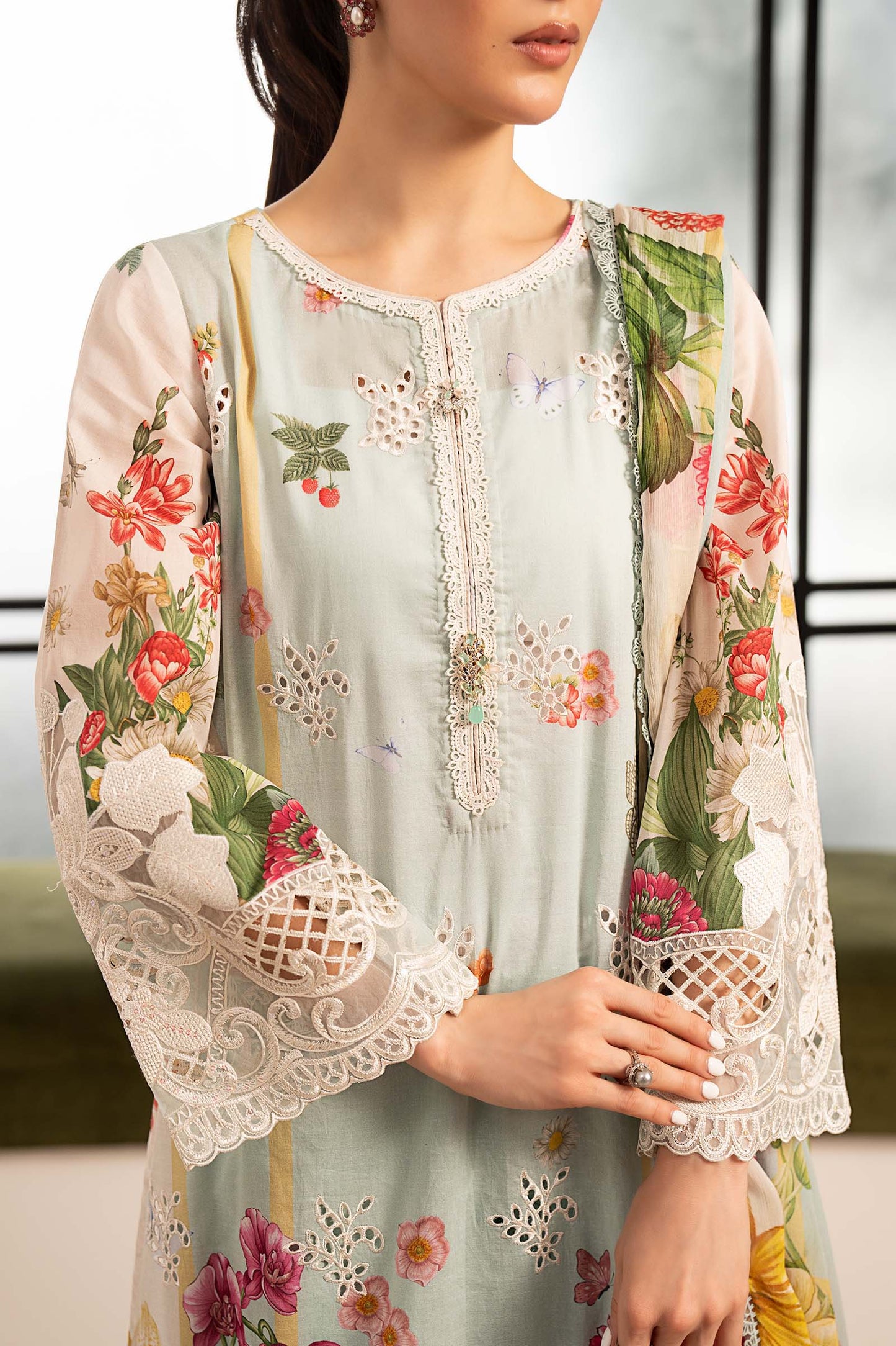 3 Piece Embroidered Lawn Suit