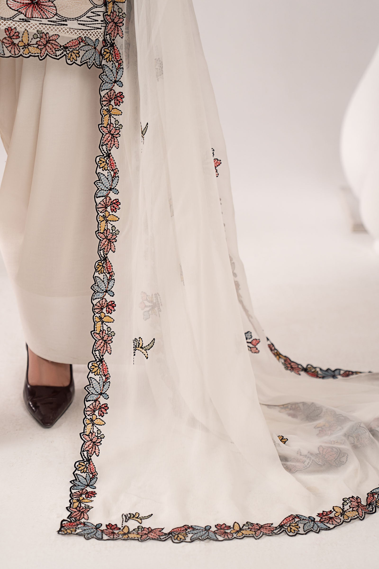 3 Piece Embroidered Lawn Suit