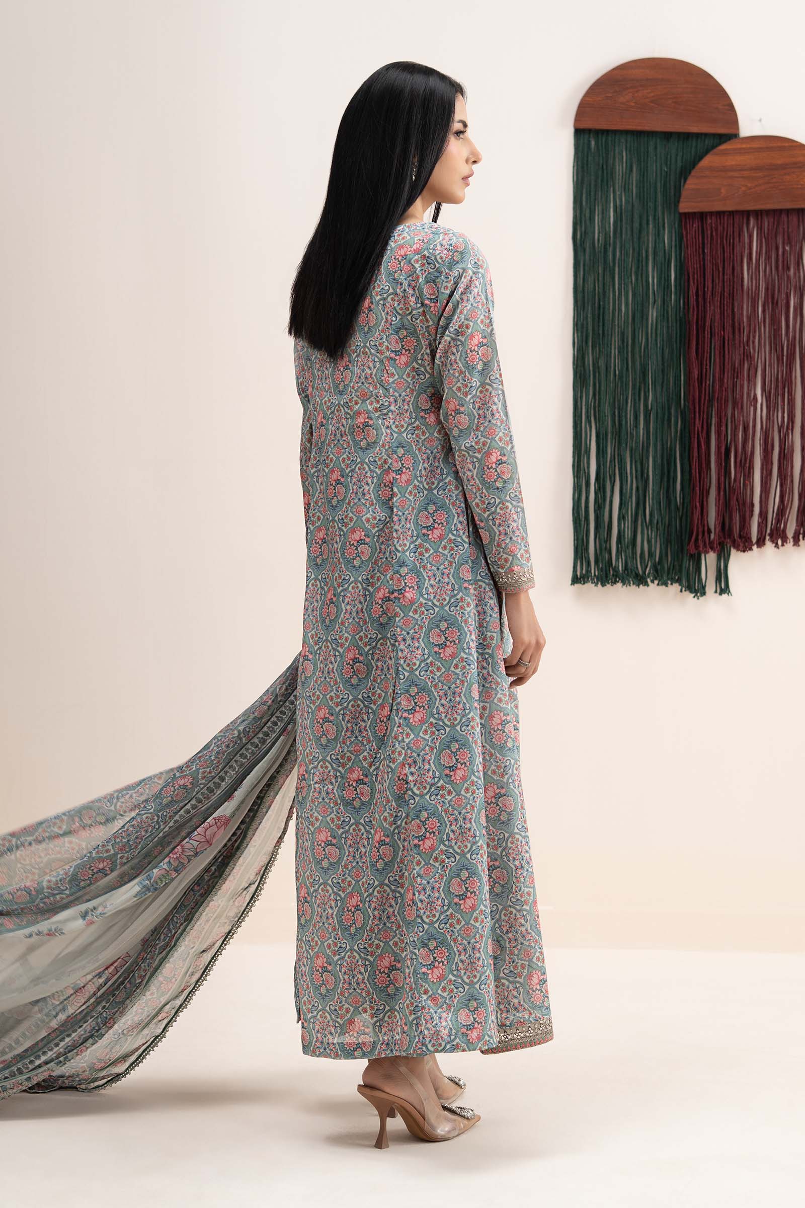 3 Piece Embroidered Lawn Suit