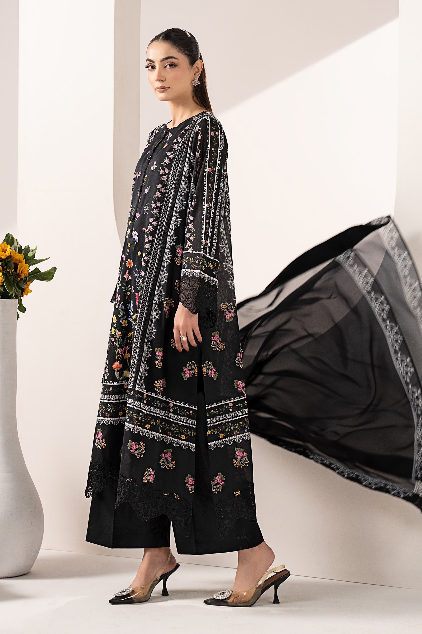 3 Piece Embroidered Lawn Suit