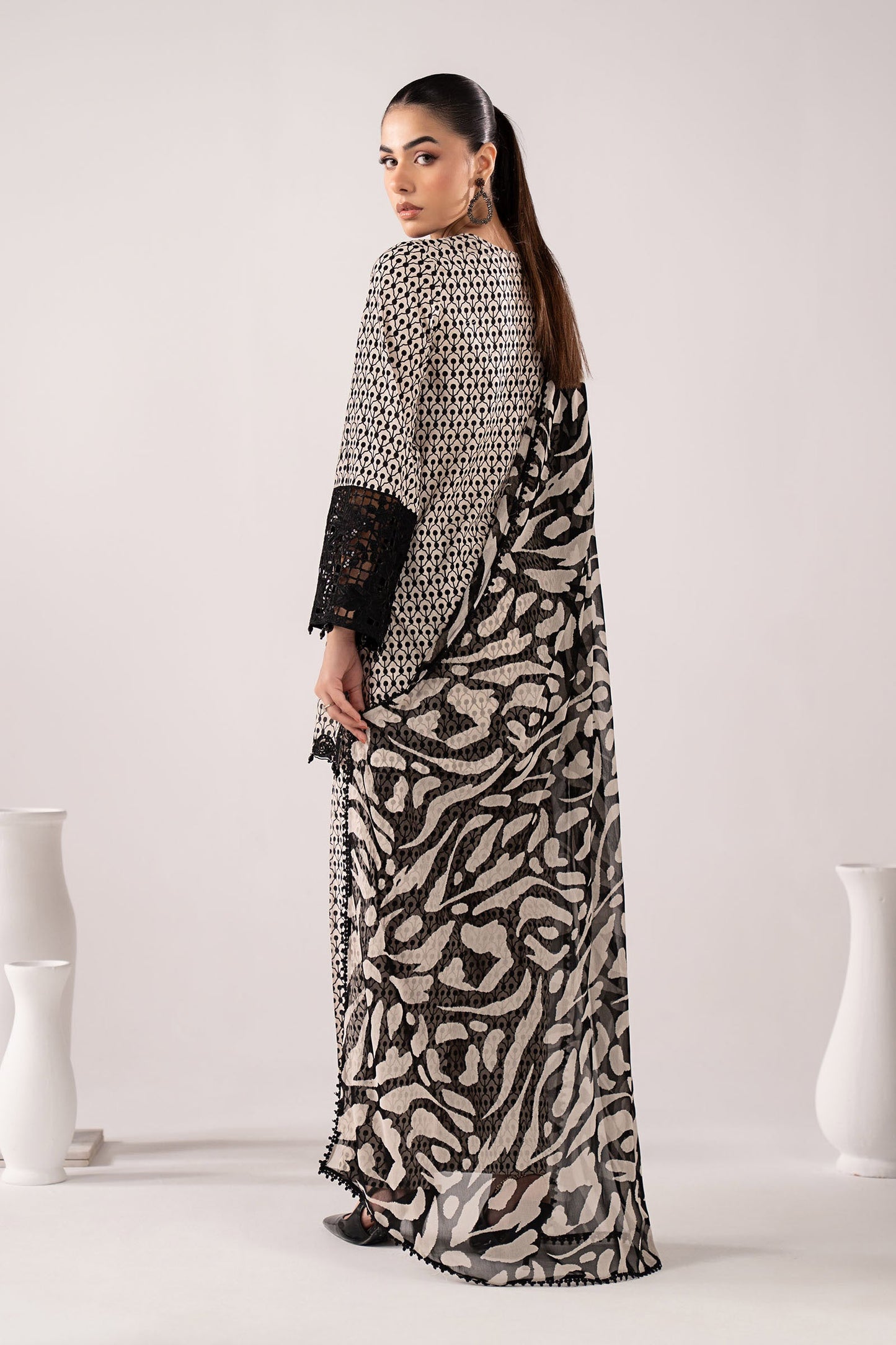 3 Piece Embroidered Lawn Suit
