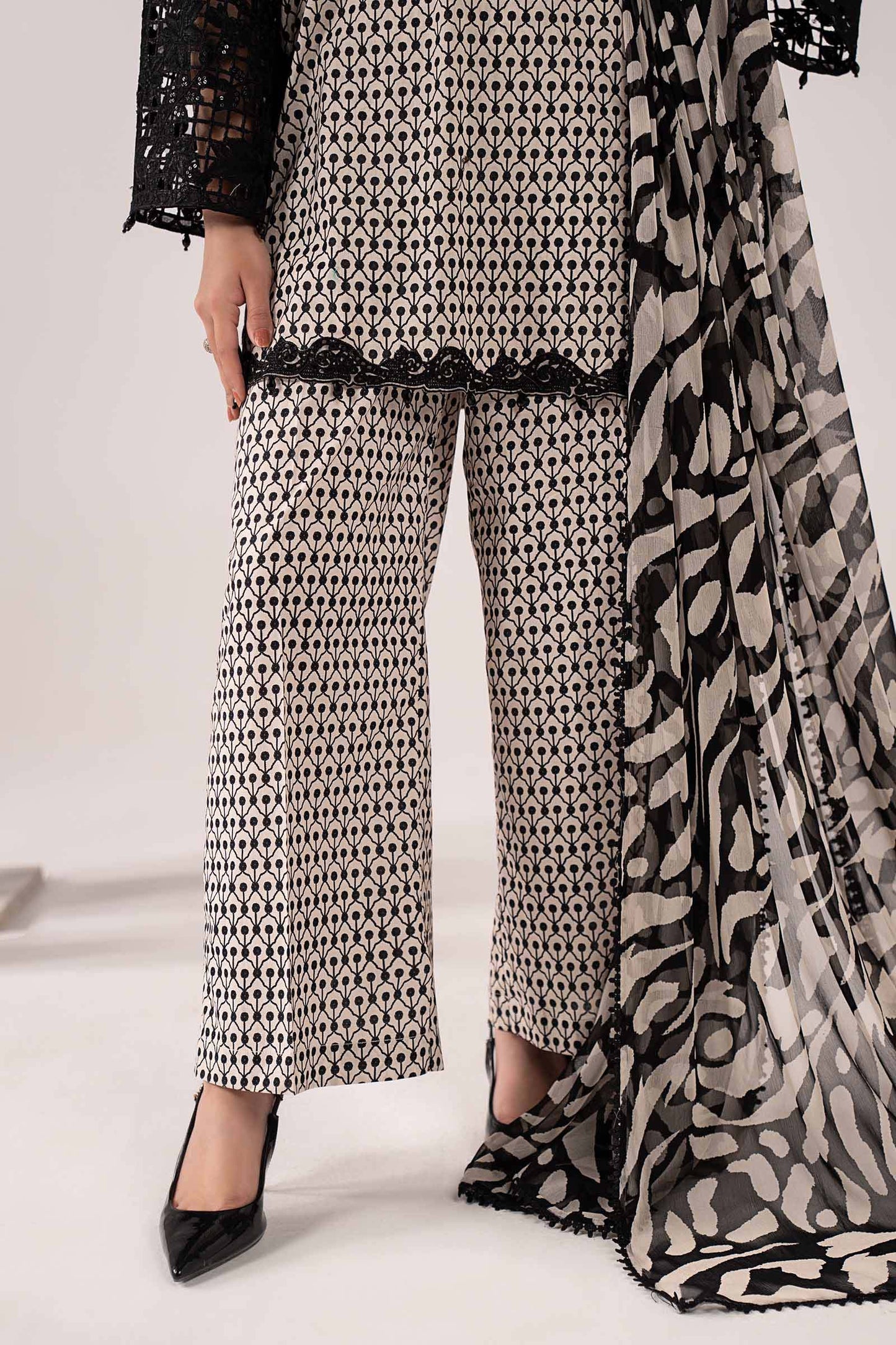 3 Piece Embroidered Lawn Suit