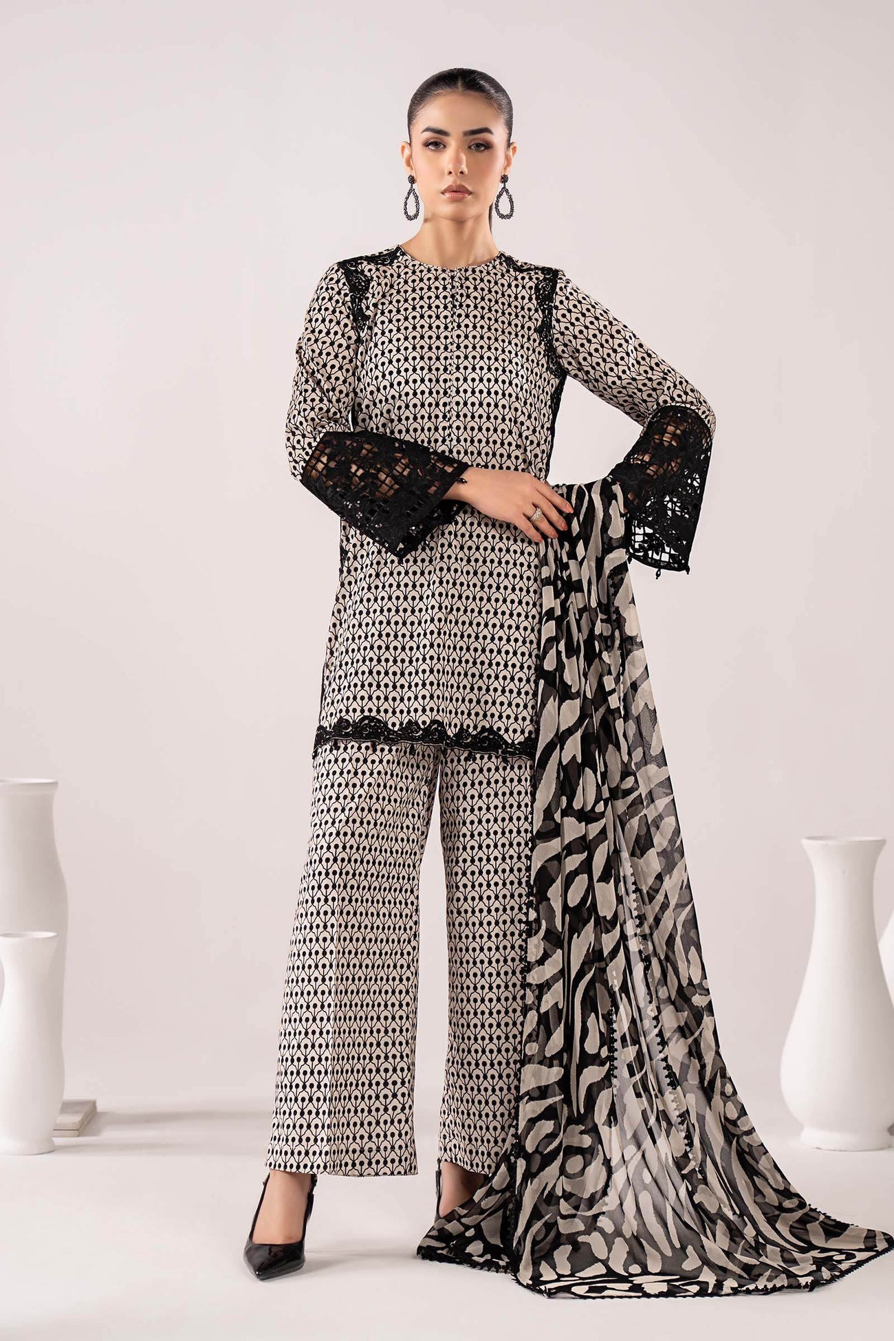 3 Piece Embroidered Lawn Suit