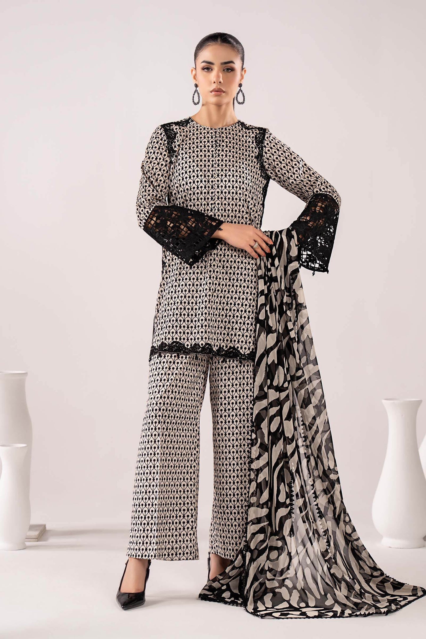 3 Piece Embroidered Lawn Suit