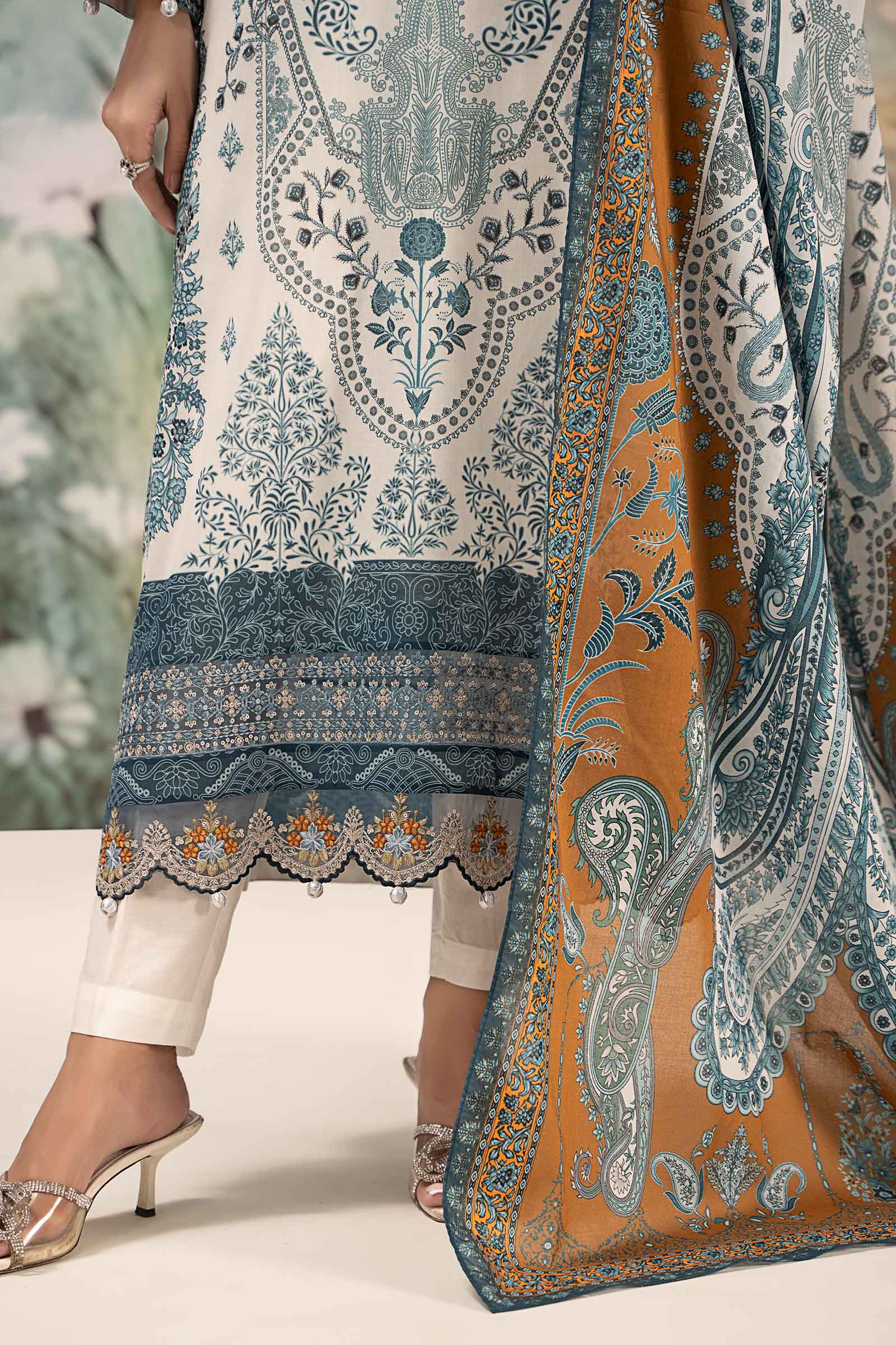 3 Piece Embroidered Lawn Suit