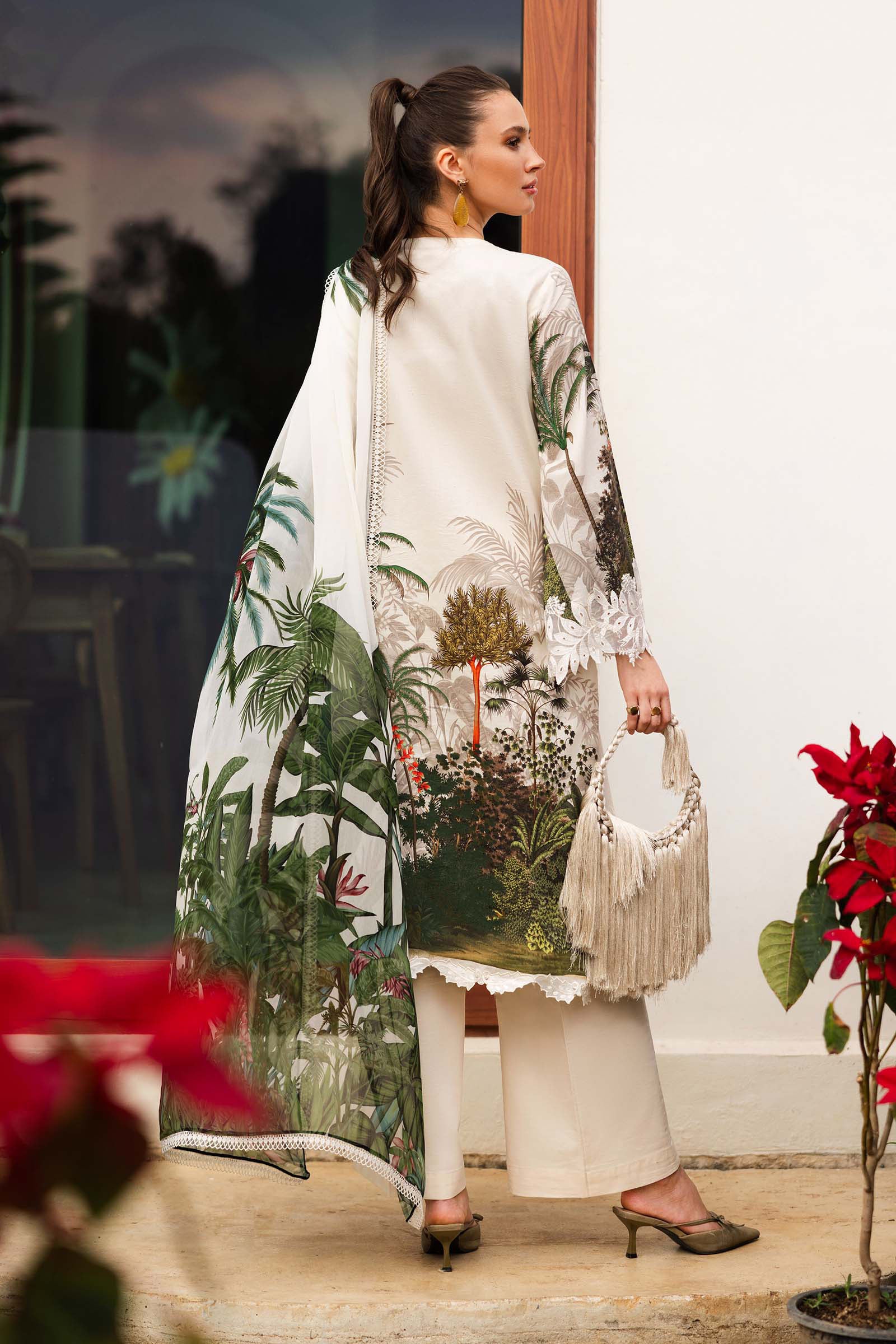 3 Piece Embroidered Lawn Suit