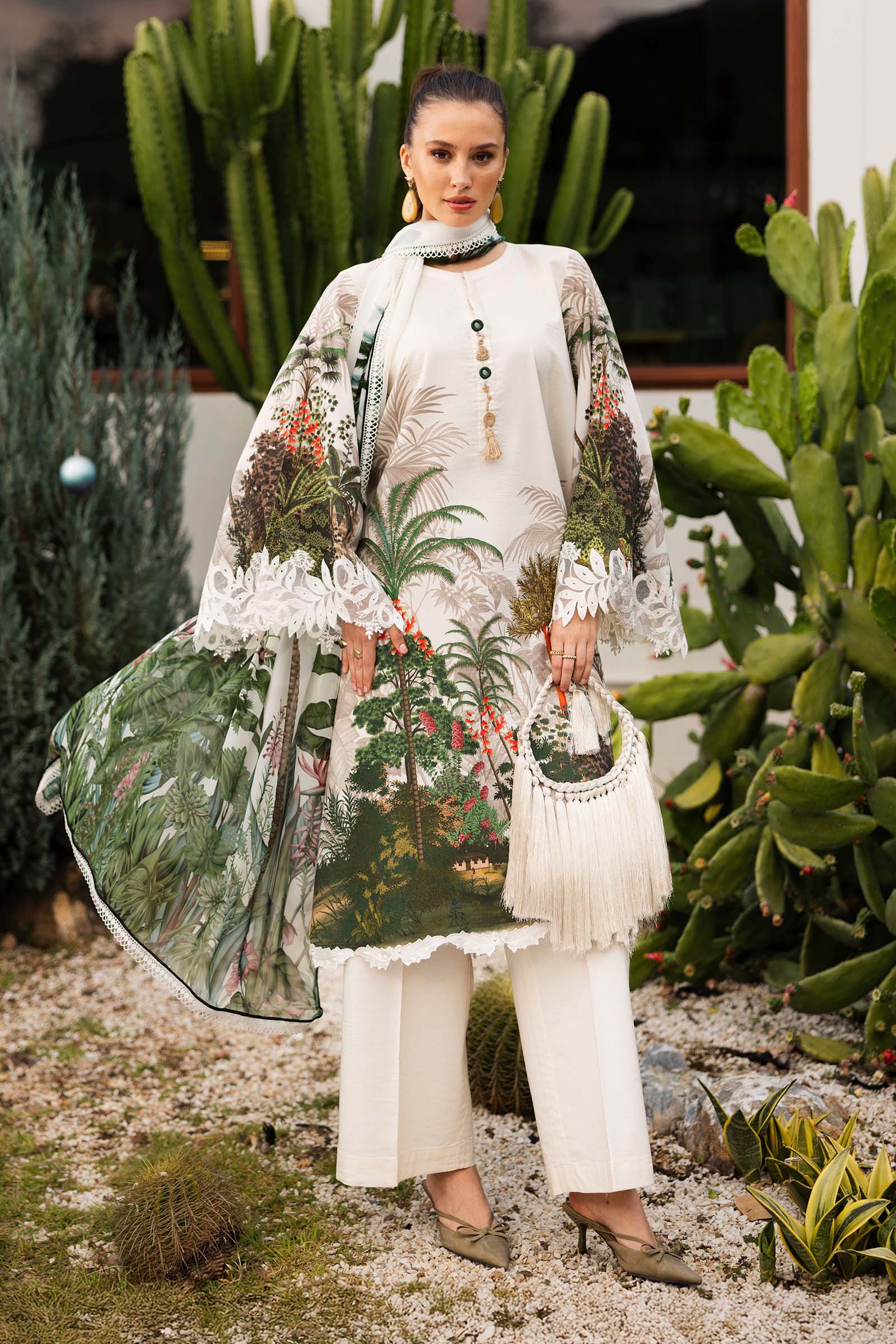 3 Piece Embroidered Lawn Suit