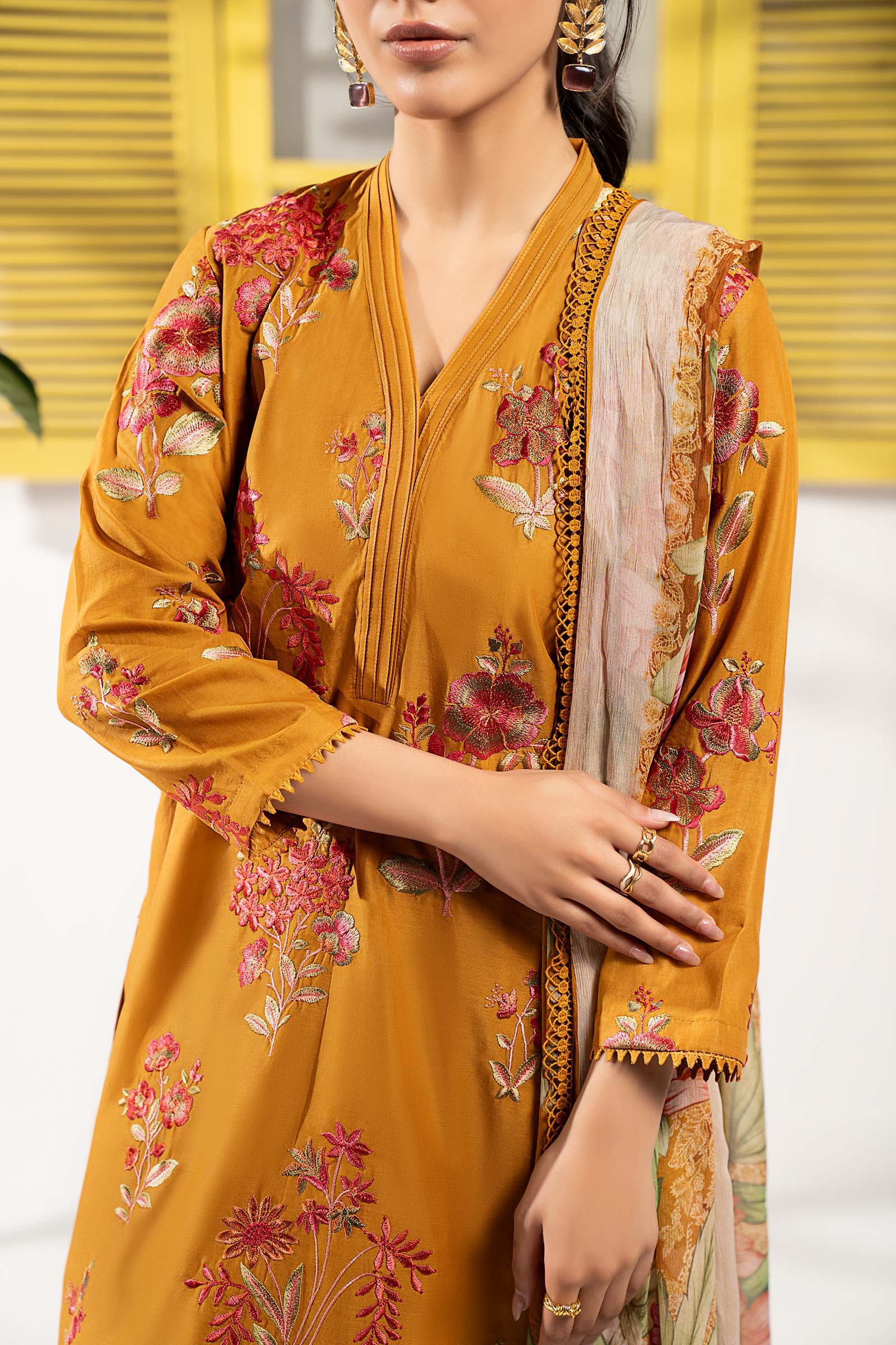 3 Piece Embroidered Lawn Suit