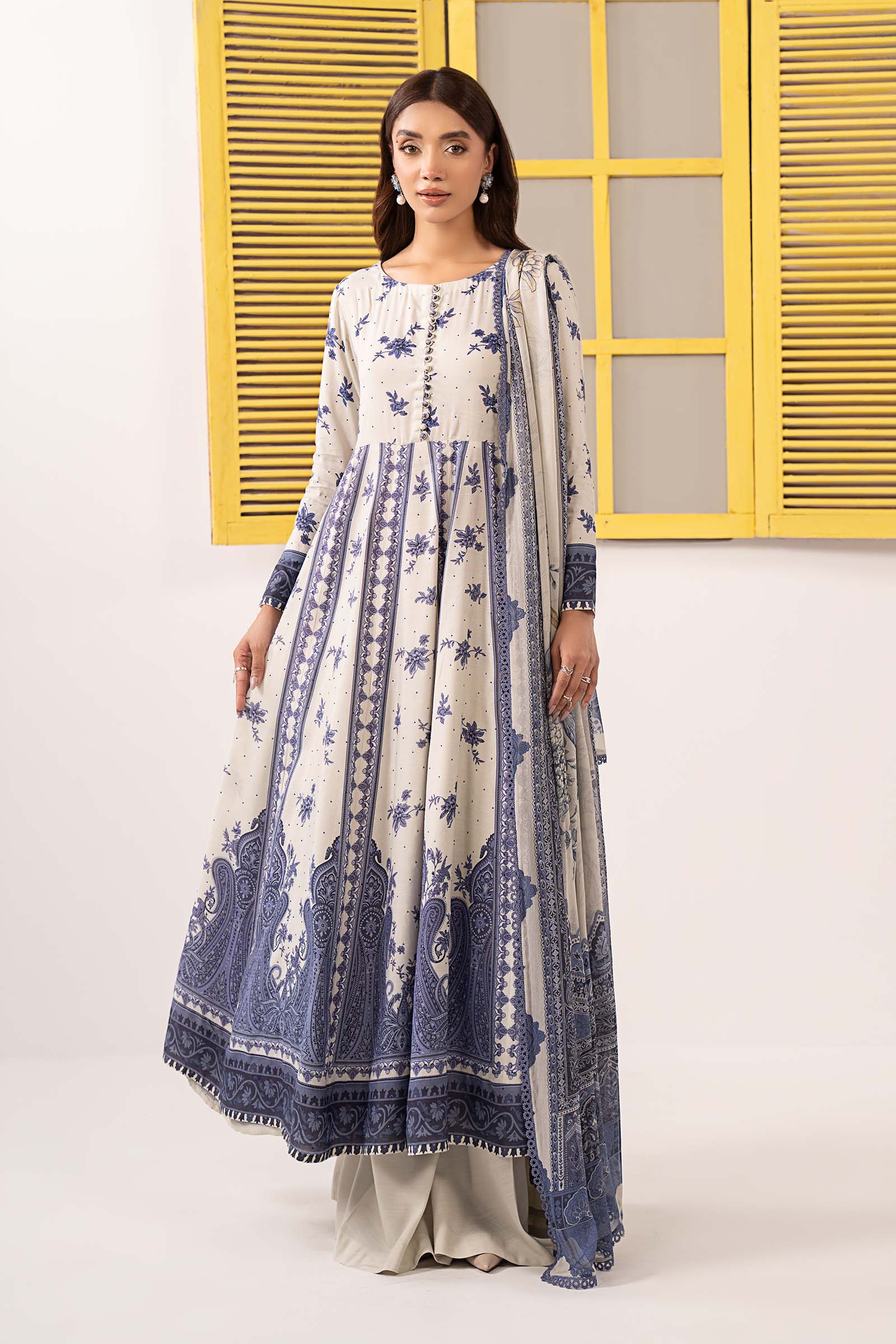 3 Piece Embroidered Pk Raw Silk Suit