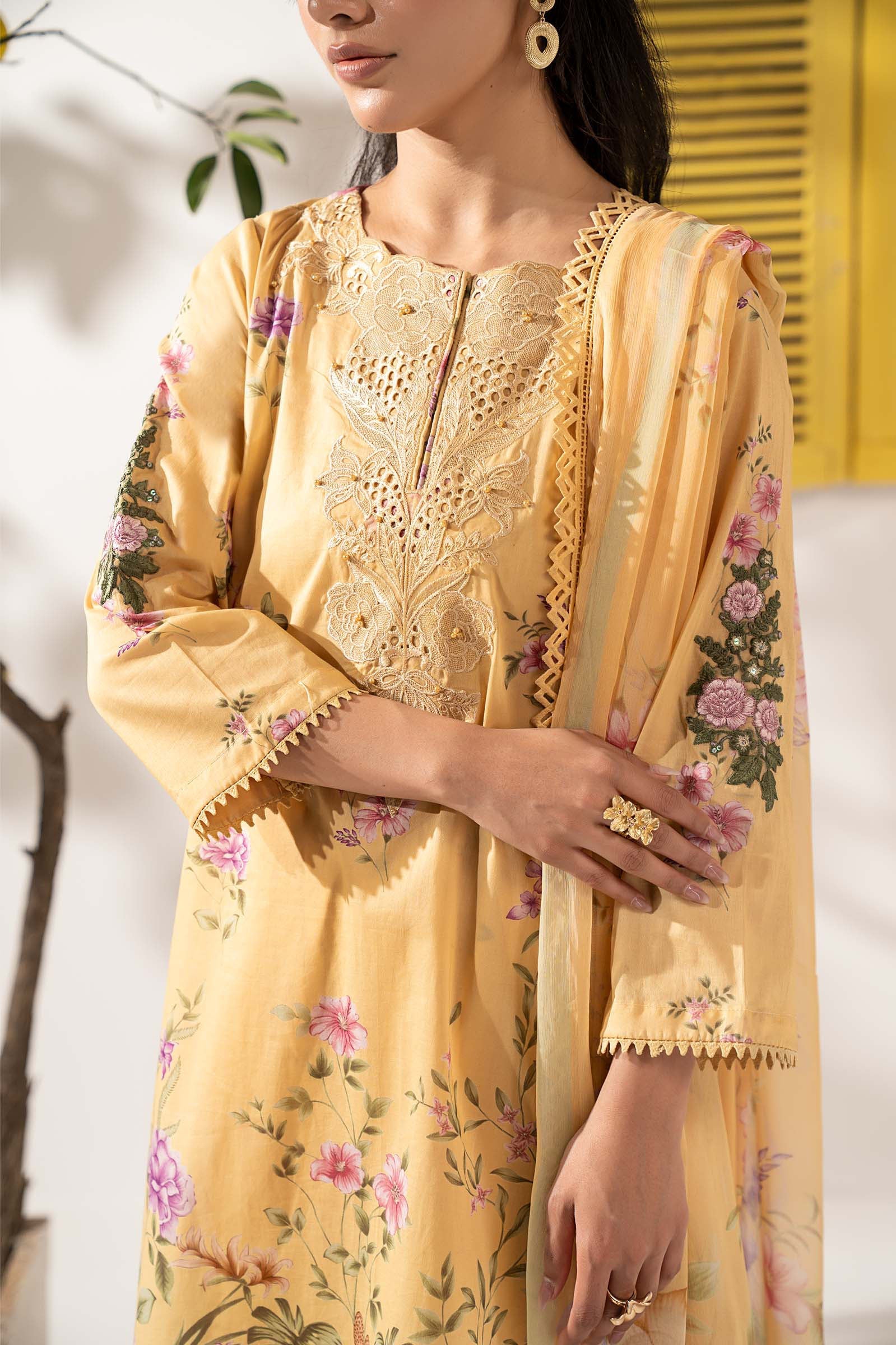 3 Piece Embroidered Lawn Suit