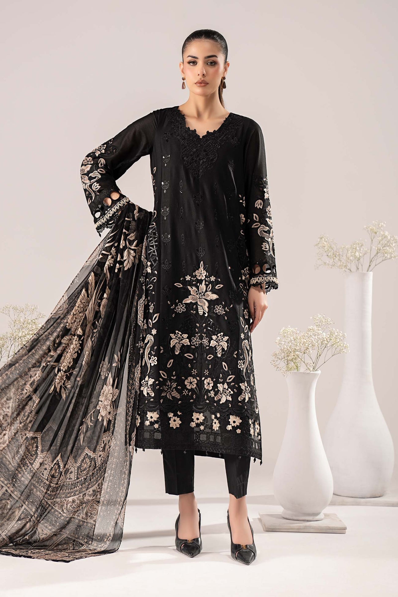 3 Piece Embroidered Lawn Suit