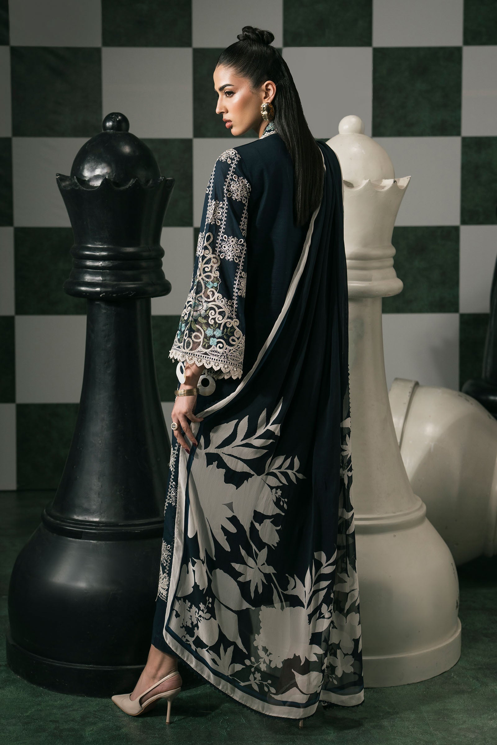 3 Piece Embroidered Lawn Suit