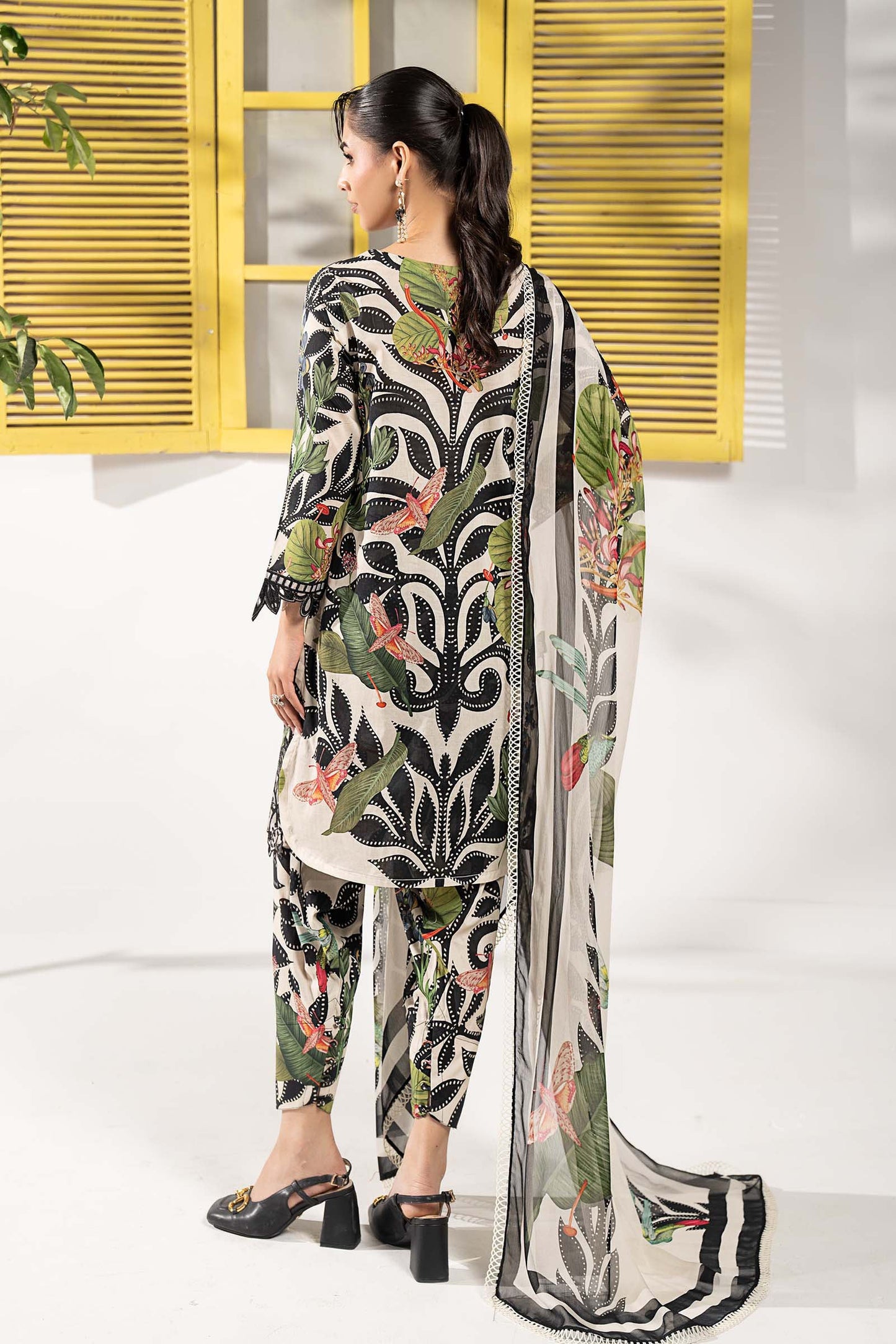 3 Piece Embroidered Lawn Suit