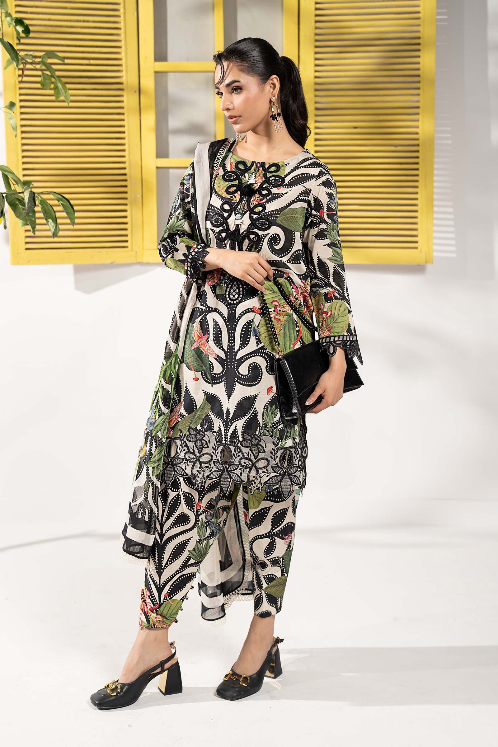 3 Piece Embroidered Lawn Suit