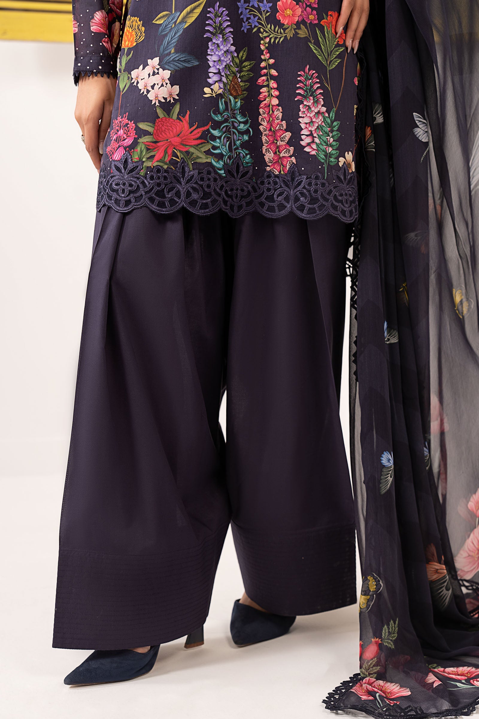 3 Piece Embroidered Lawn Suit
