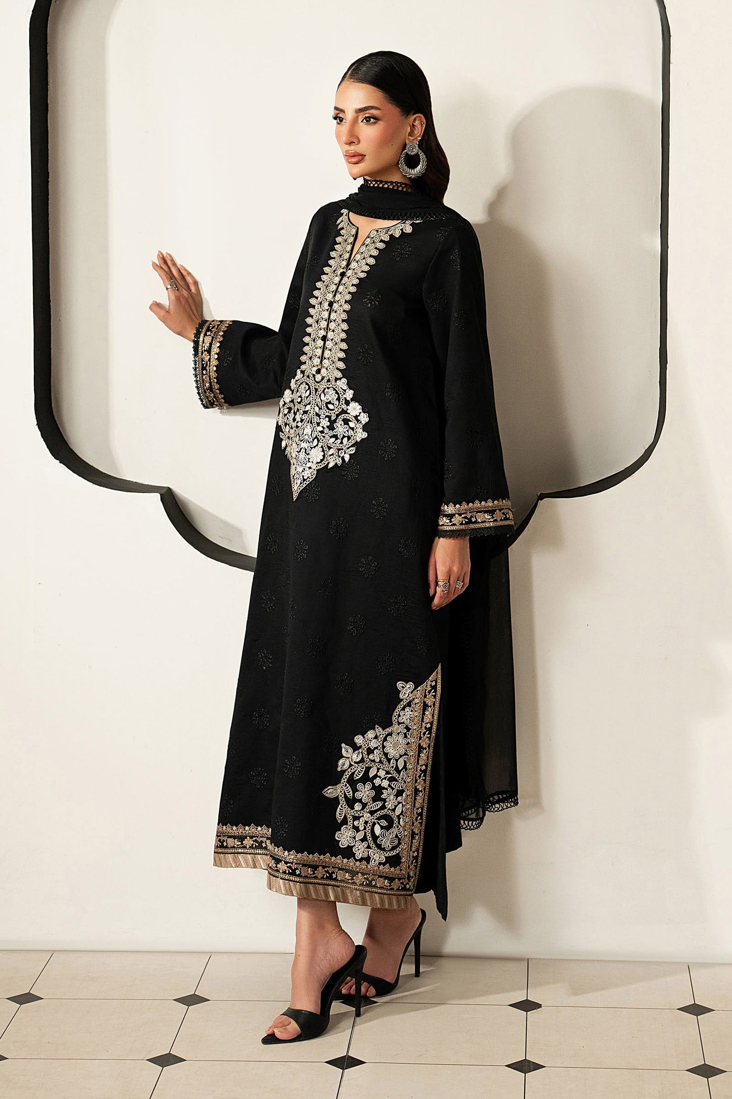 3 Piece Embroidered Lawn Suit