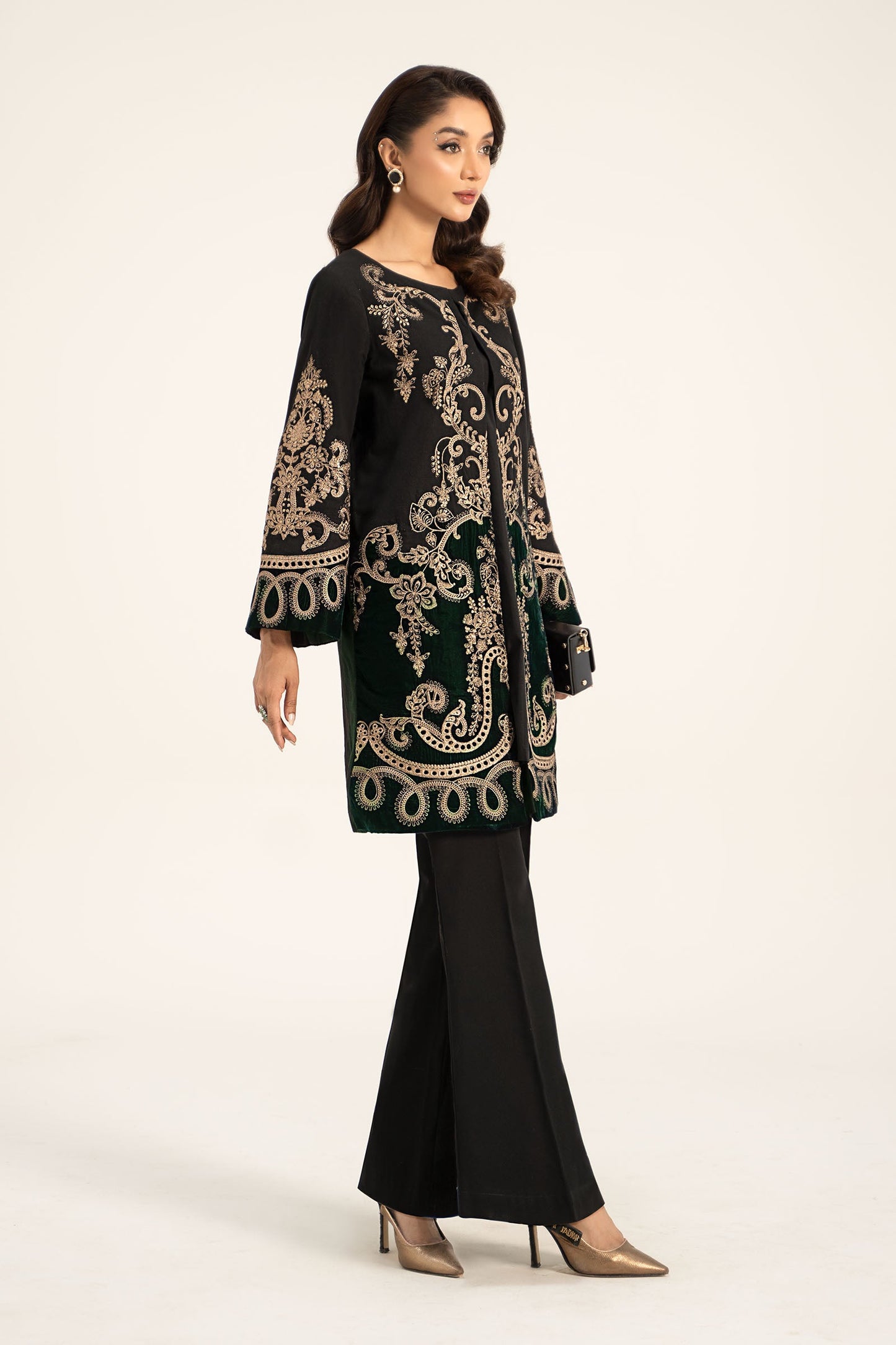 3 Piece Embroidered Khaddar Suit