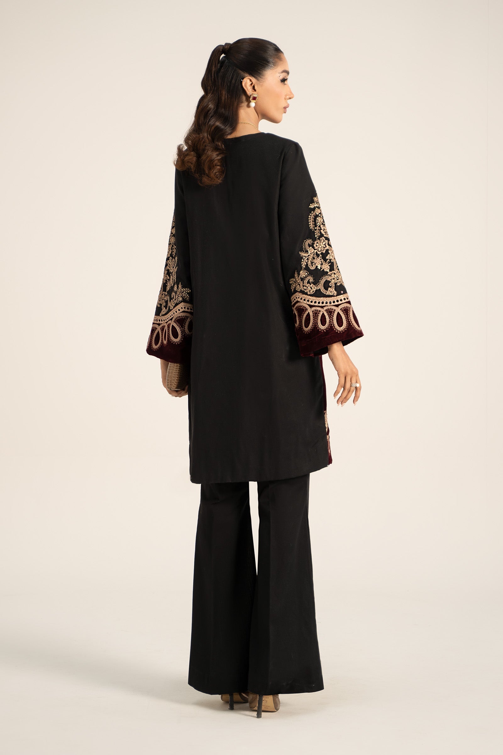 3 Piece Embroidered Khaddar Suit