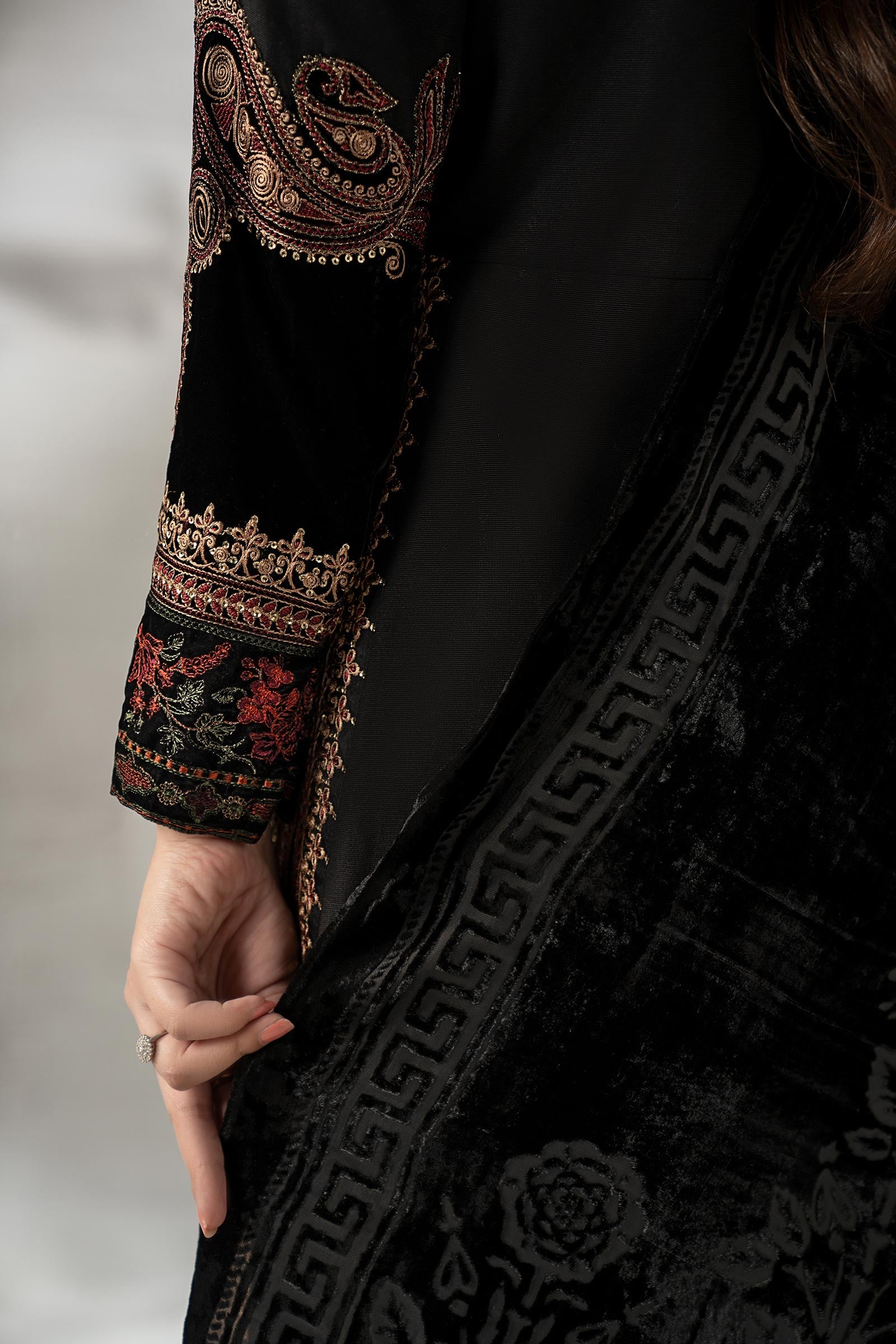 3 Piece Embroidered Khaddar Suit