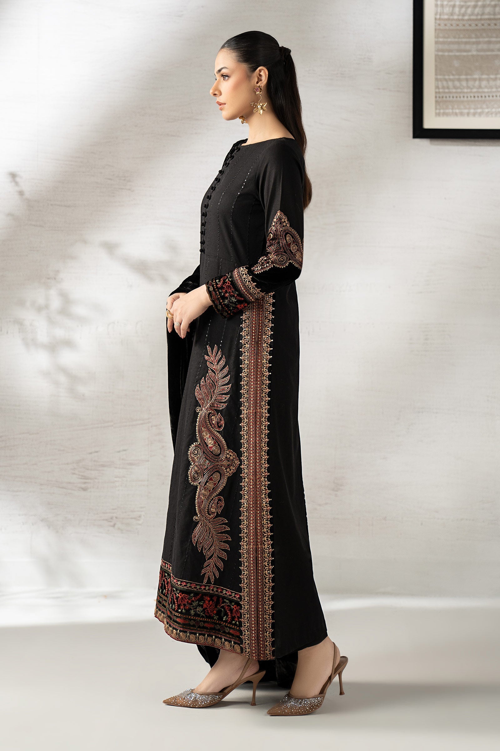 3 Piece Embroidered Khaddar Suit