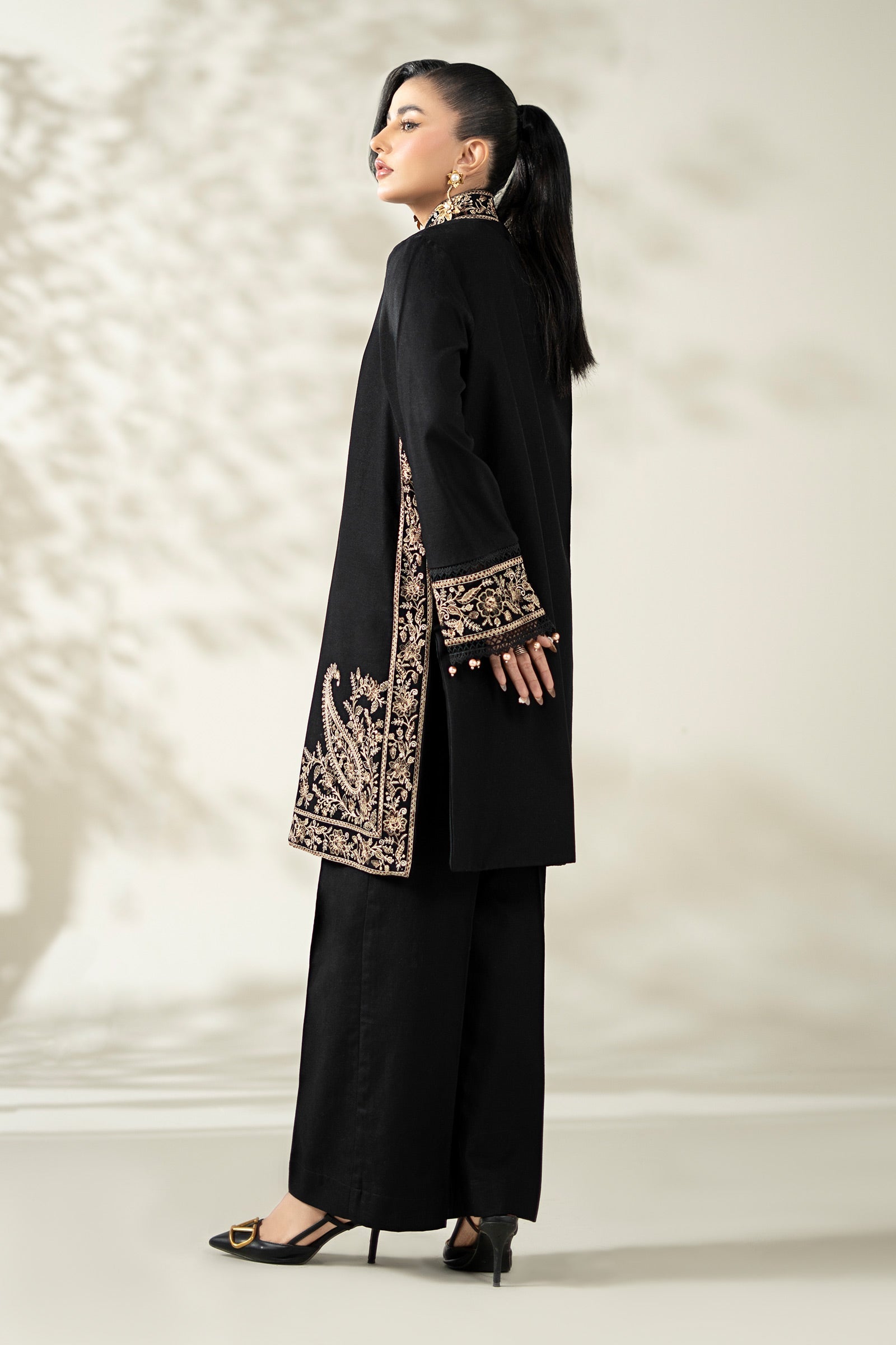 3 Piece Embroidered Khaddar Suit