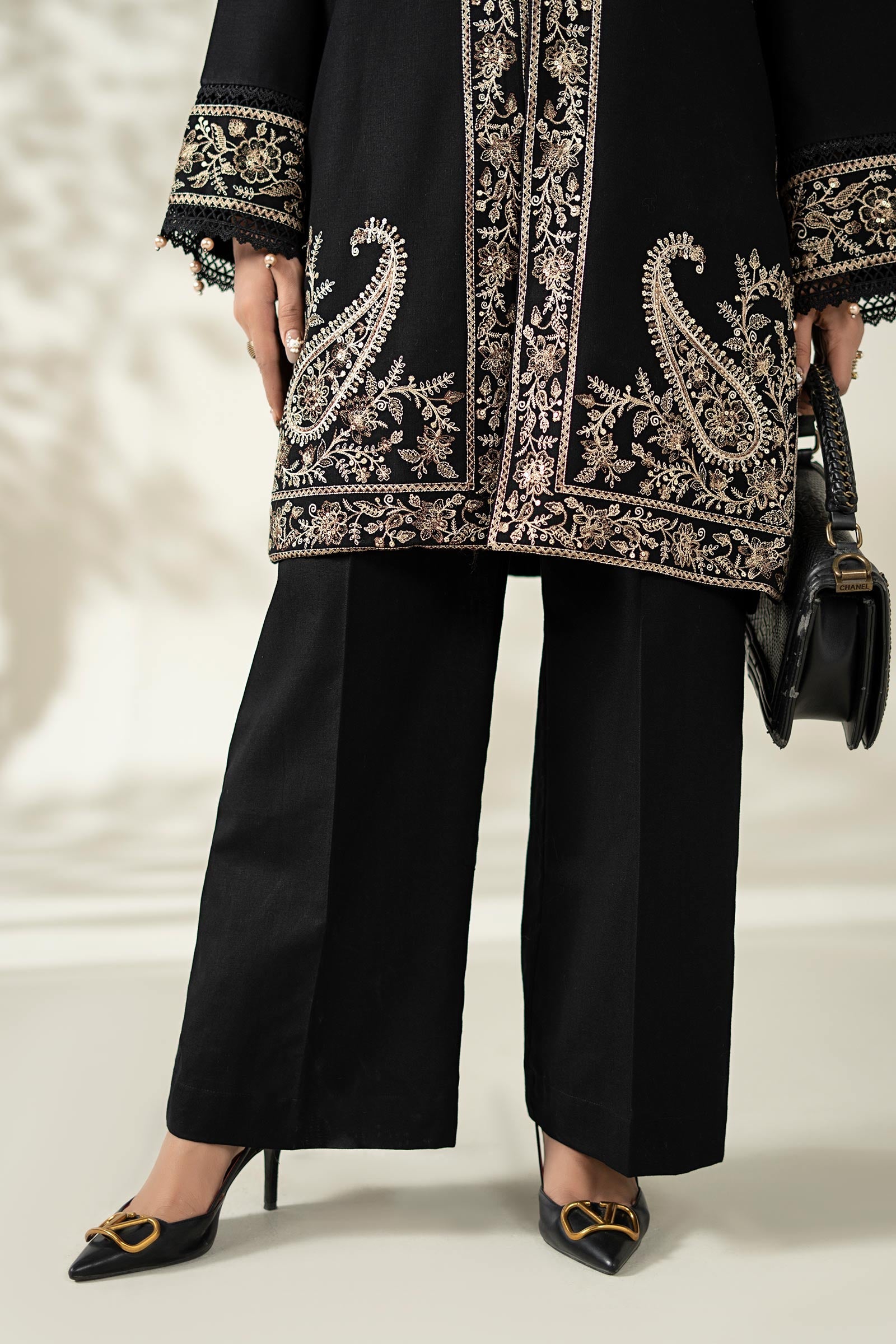 3 Piece Embroidered Khaddar Suit