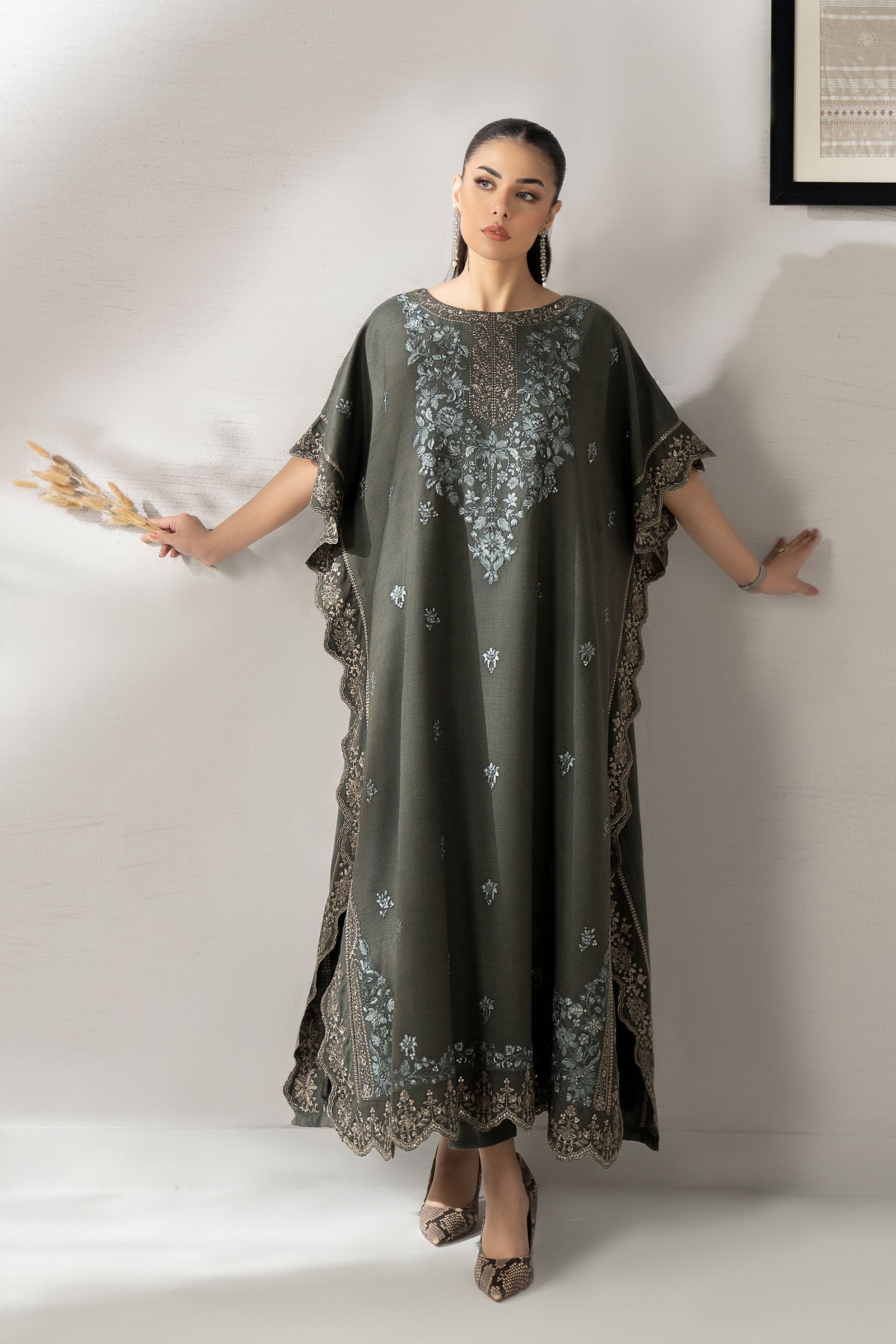 2 Piece Embroidered Woven Suit