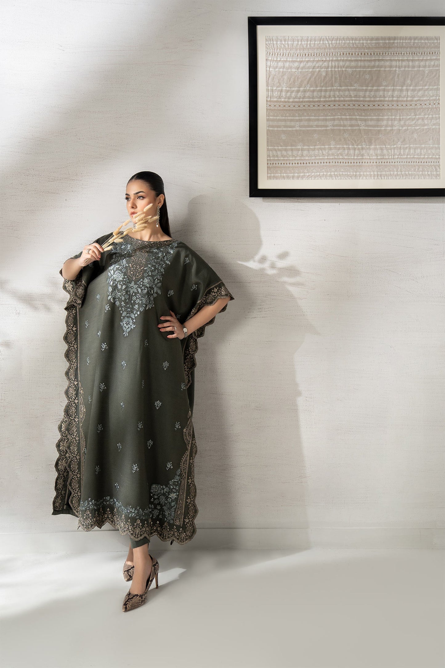 2 Piece Embroidered Woven Suit