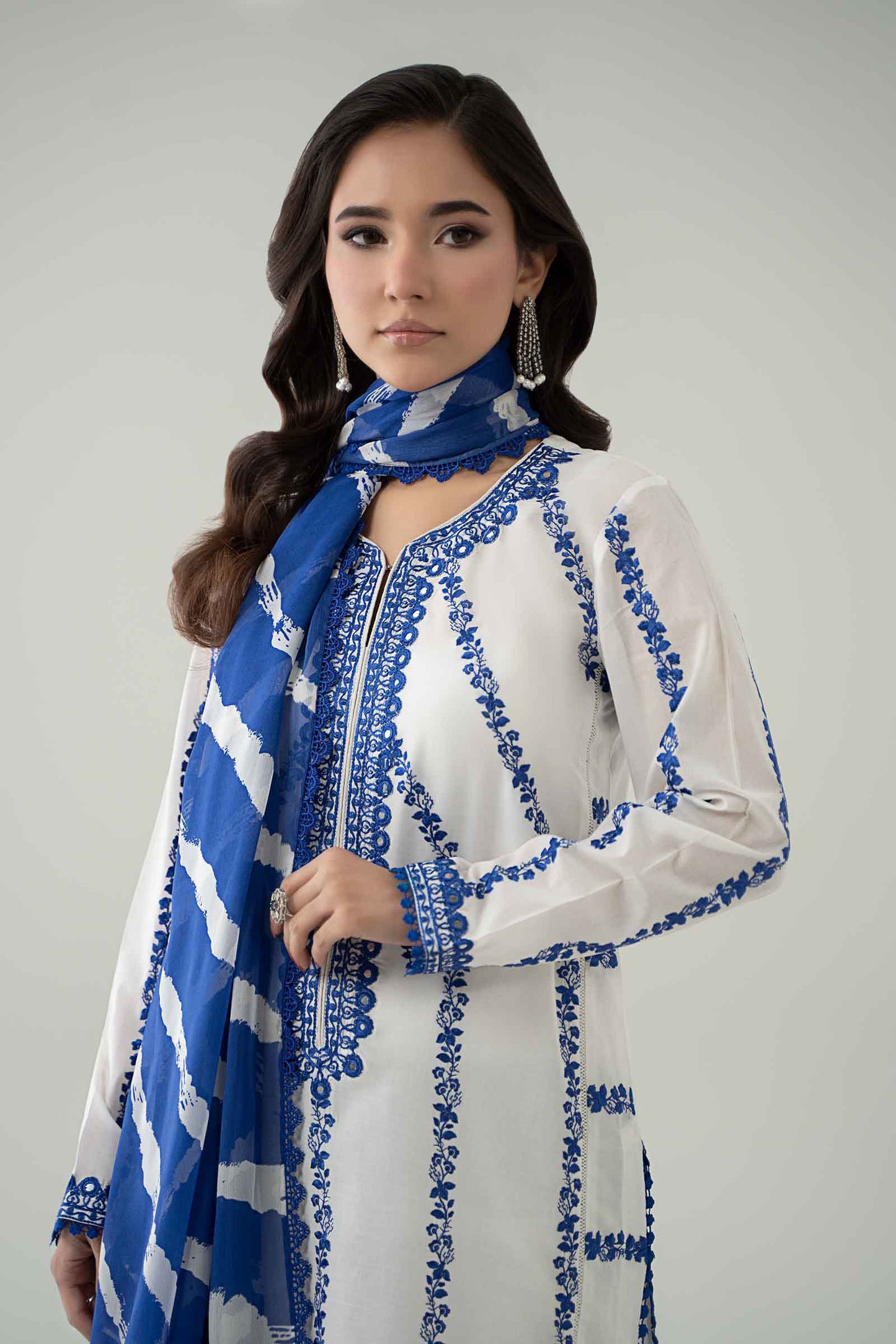 3 Piece Embroidered Lawn Suit