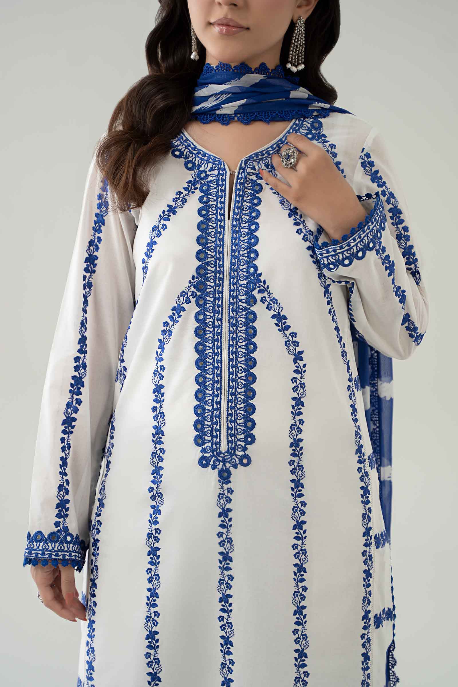 3 Piece Embroidered Lawn Suit