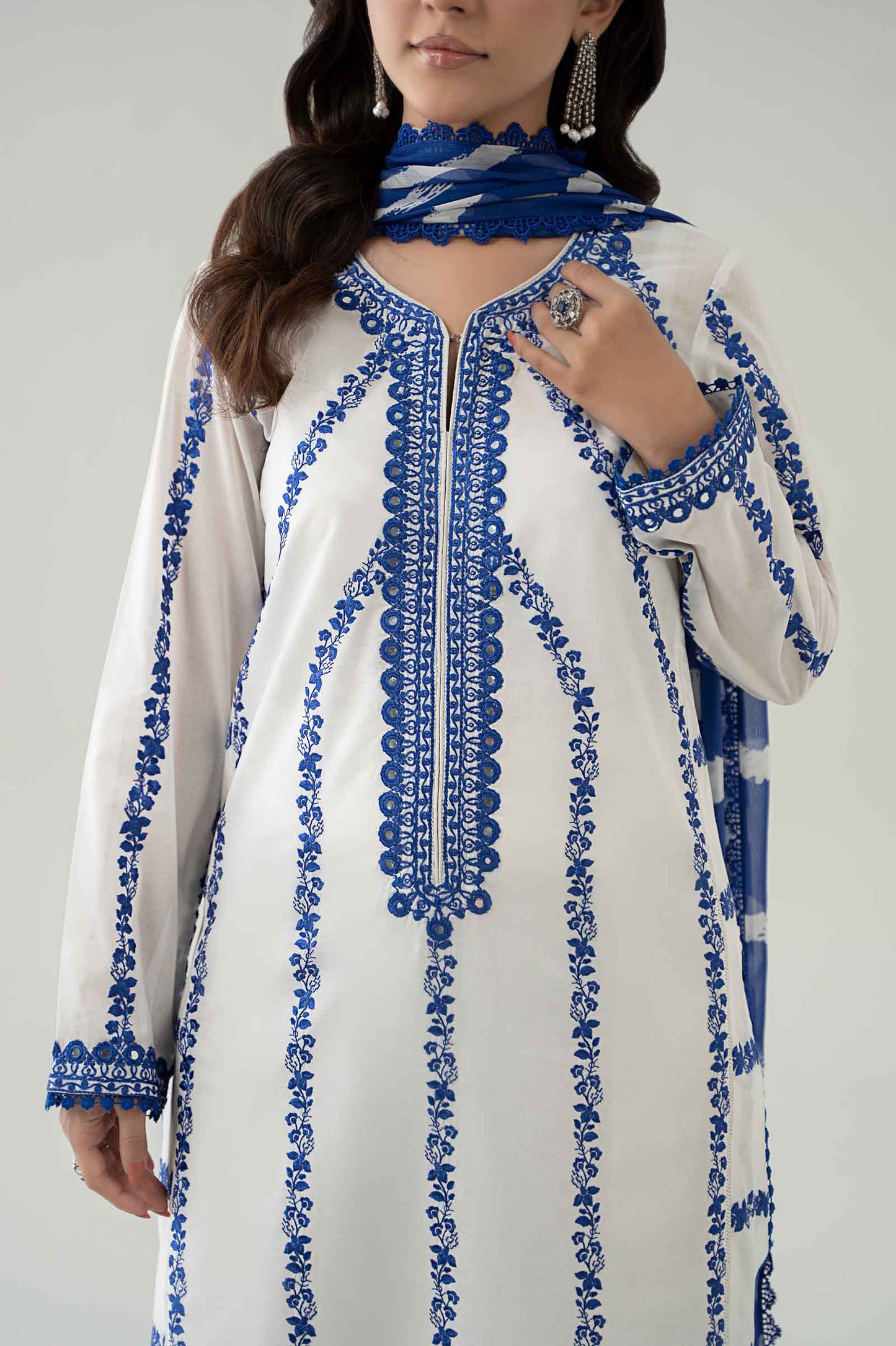 3 Piece Embroidered Lawn Suit