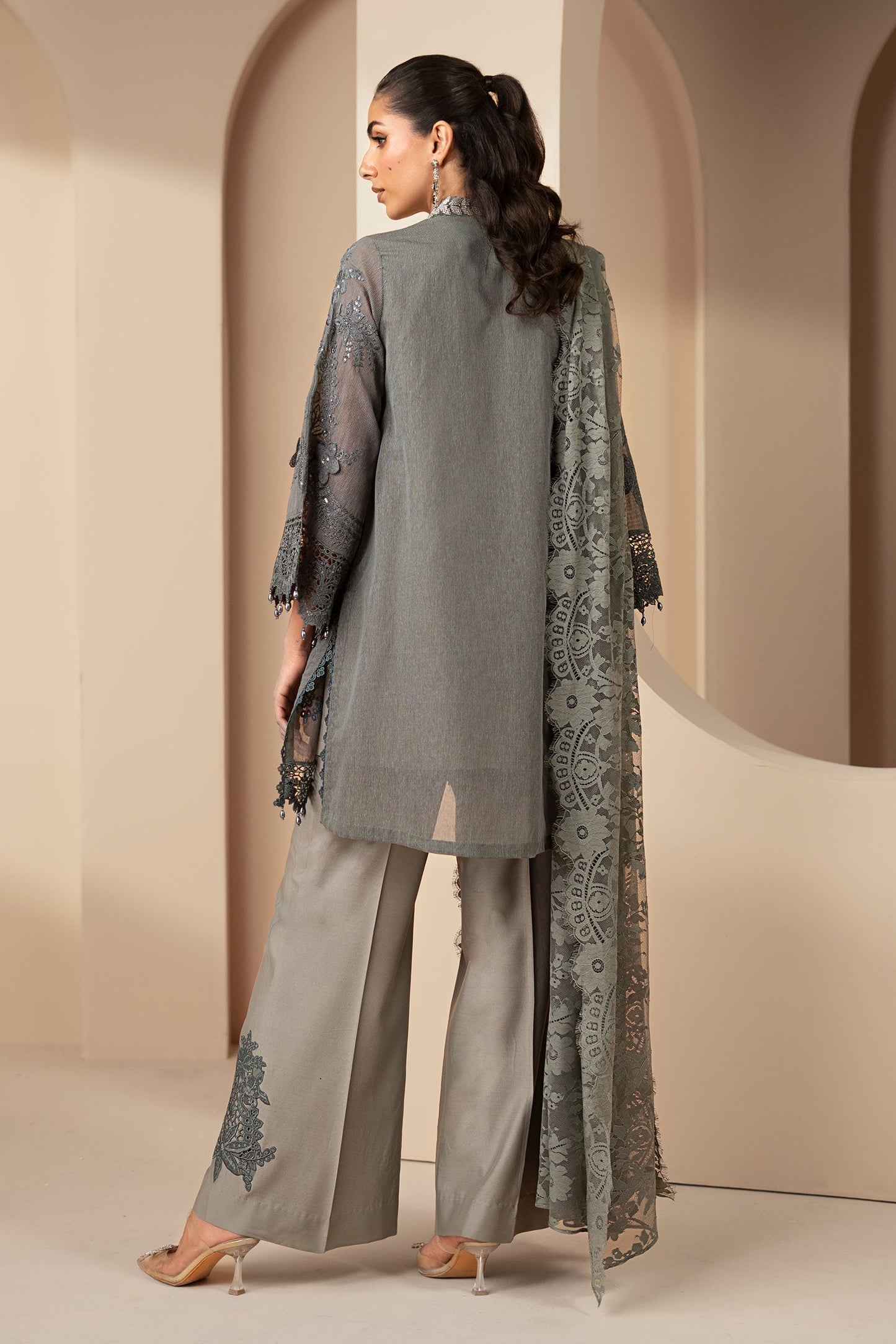 3 Piece Embroidered Lawn Karandi Suit