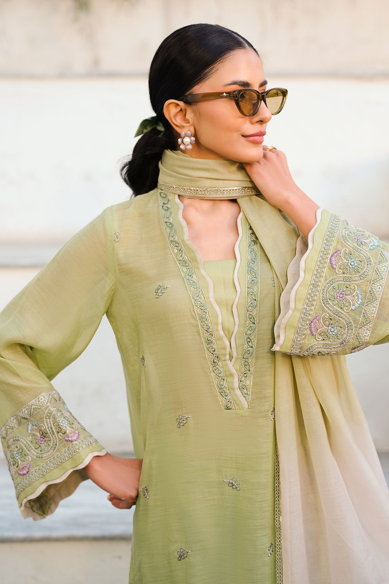 3 Pc Embroidered Paper Lawn Suit
