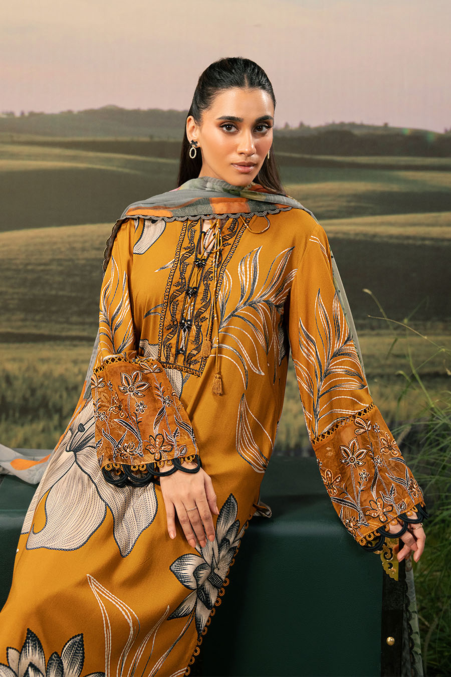 3 Pc Unstitched Embroidered Arabic Lawn Suit | MB-PFUS25-08A