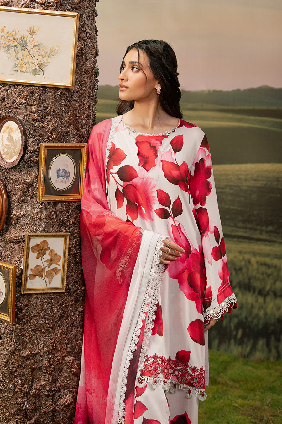3 Pc Unstitched Embroidered Arabic Lawn Suit | MB-PFUS25-01B