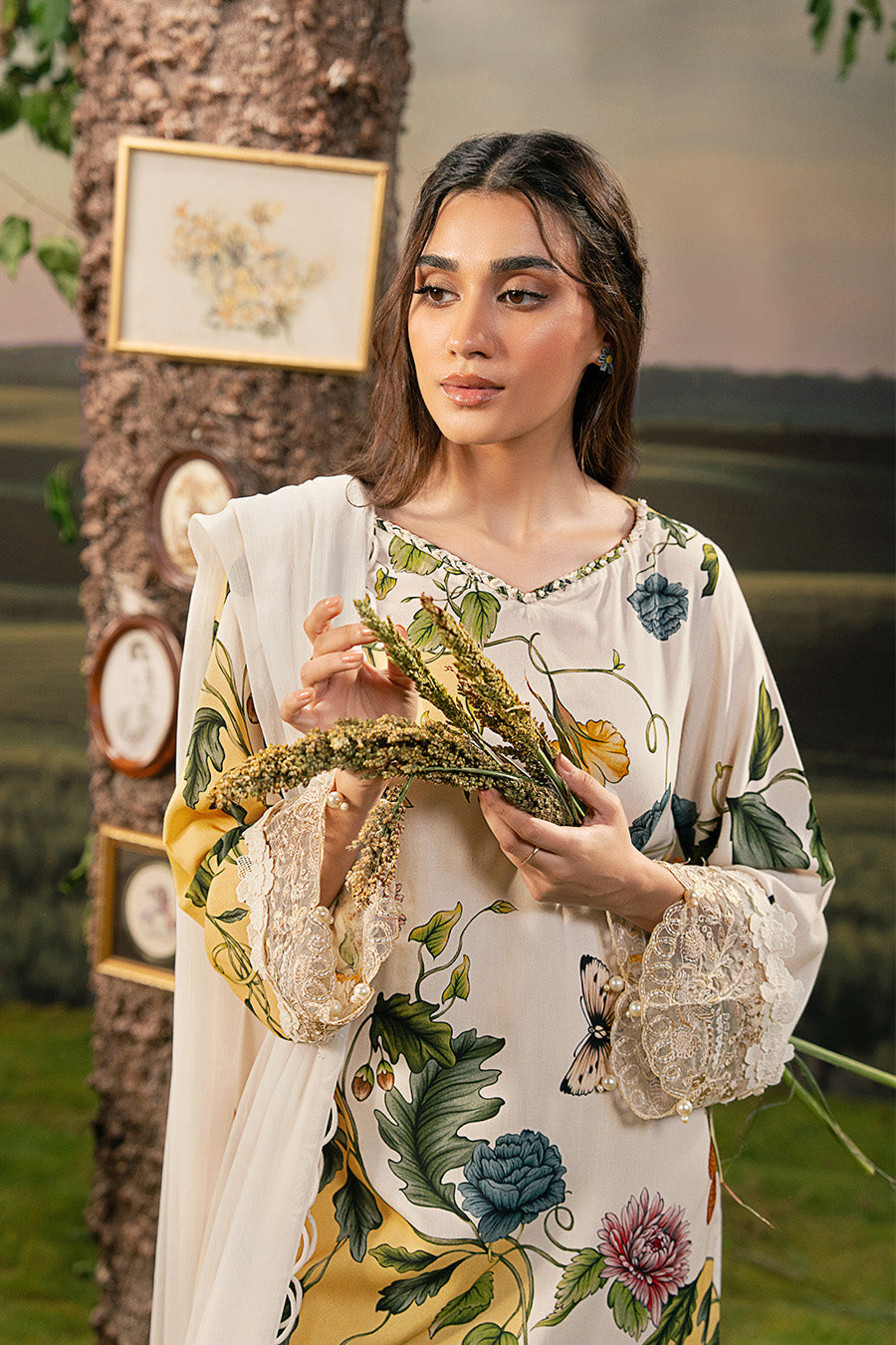 3 Pc Unstitched Embroidered Arabic Lawn Suit | MB-PFUS25-07A