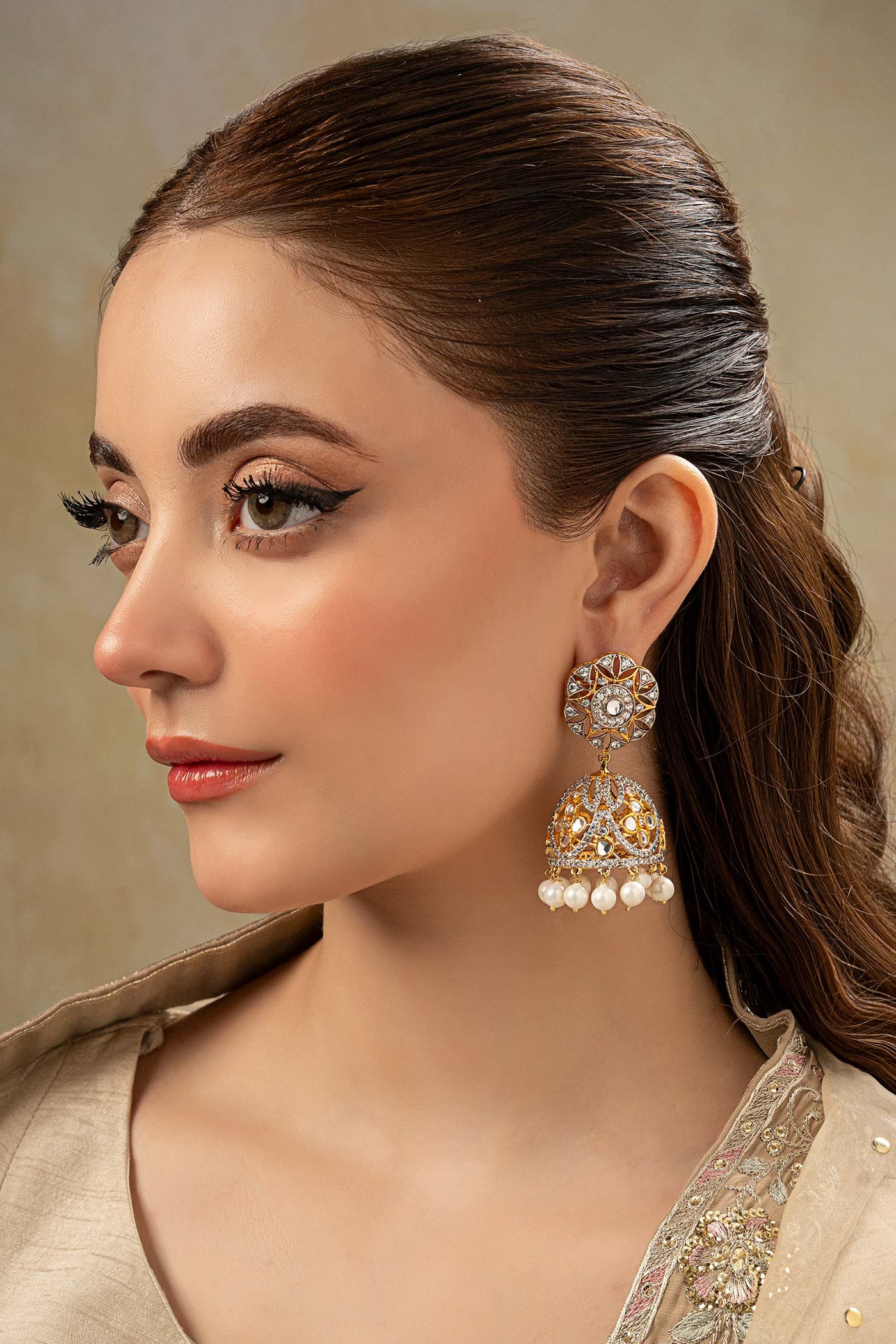 Pankhi Jhumka