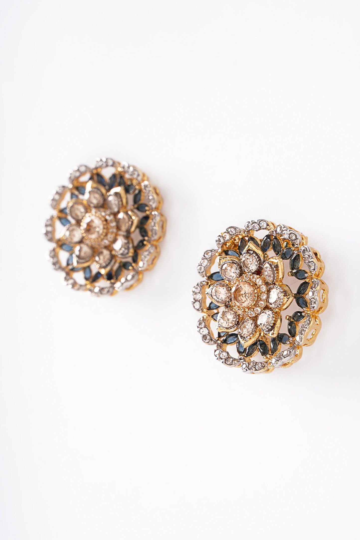 Riha Studs