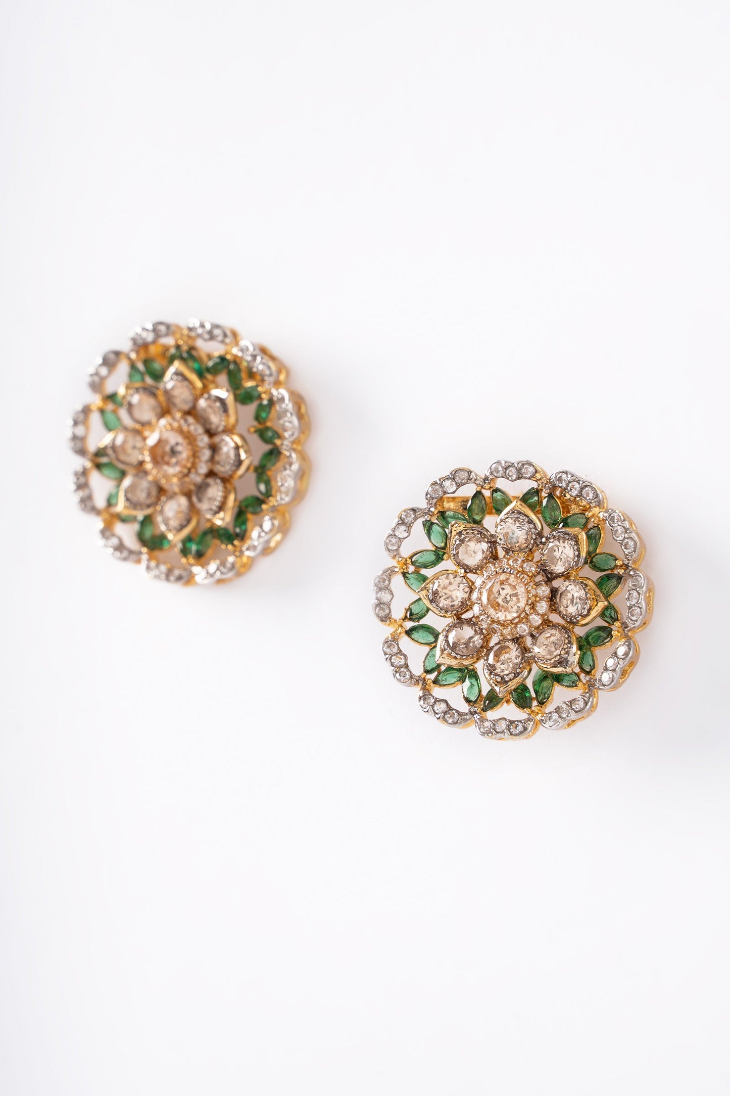Riha Studs