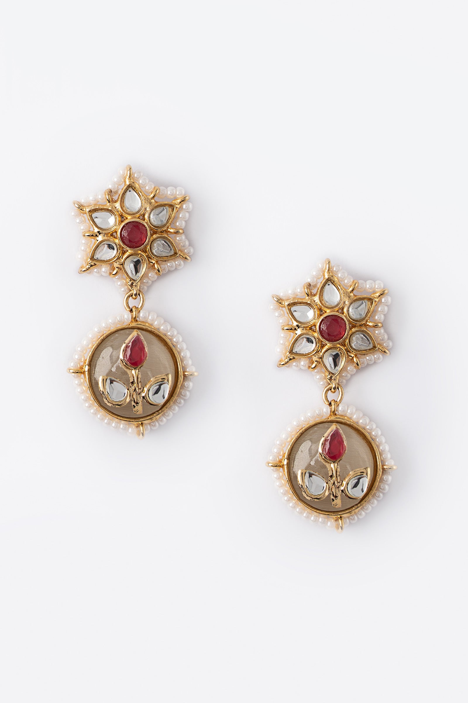 Niloufar Studs