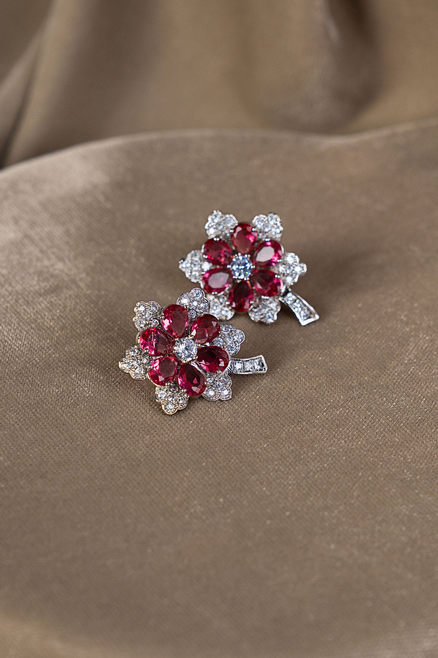 Ladan Studs