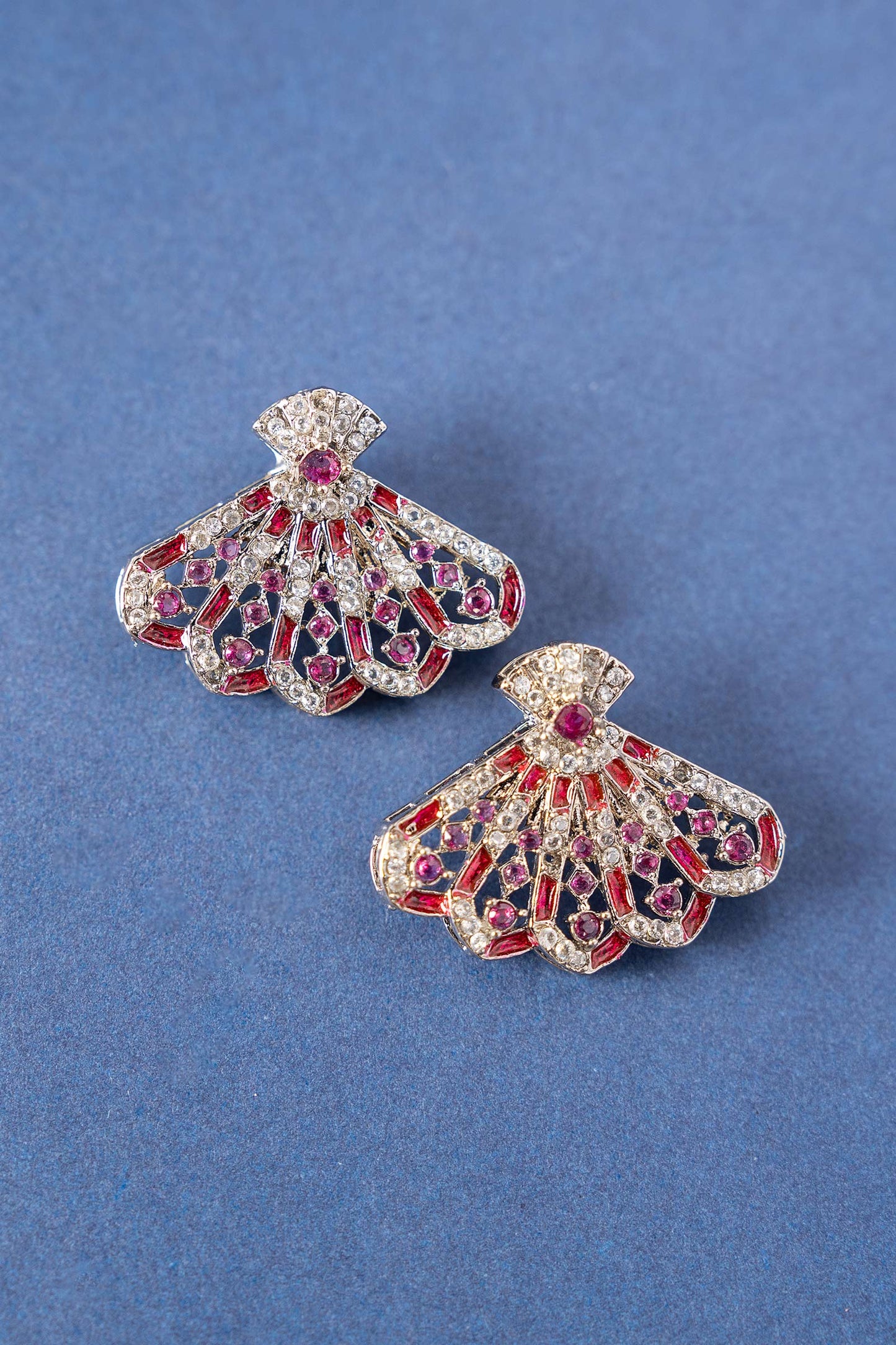 Peavera Studs