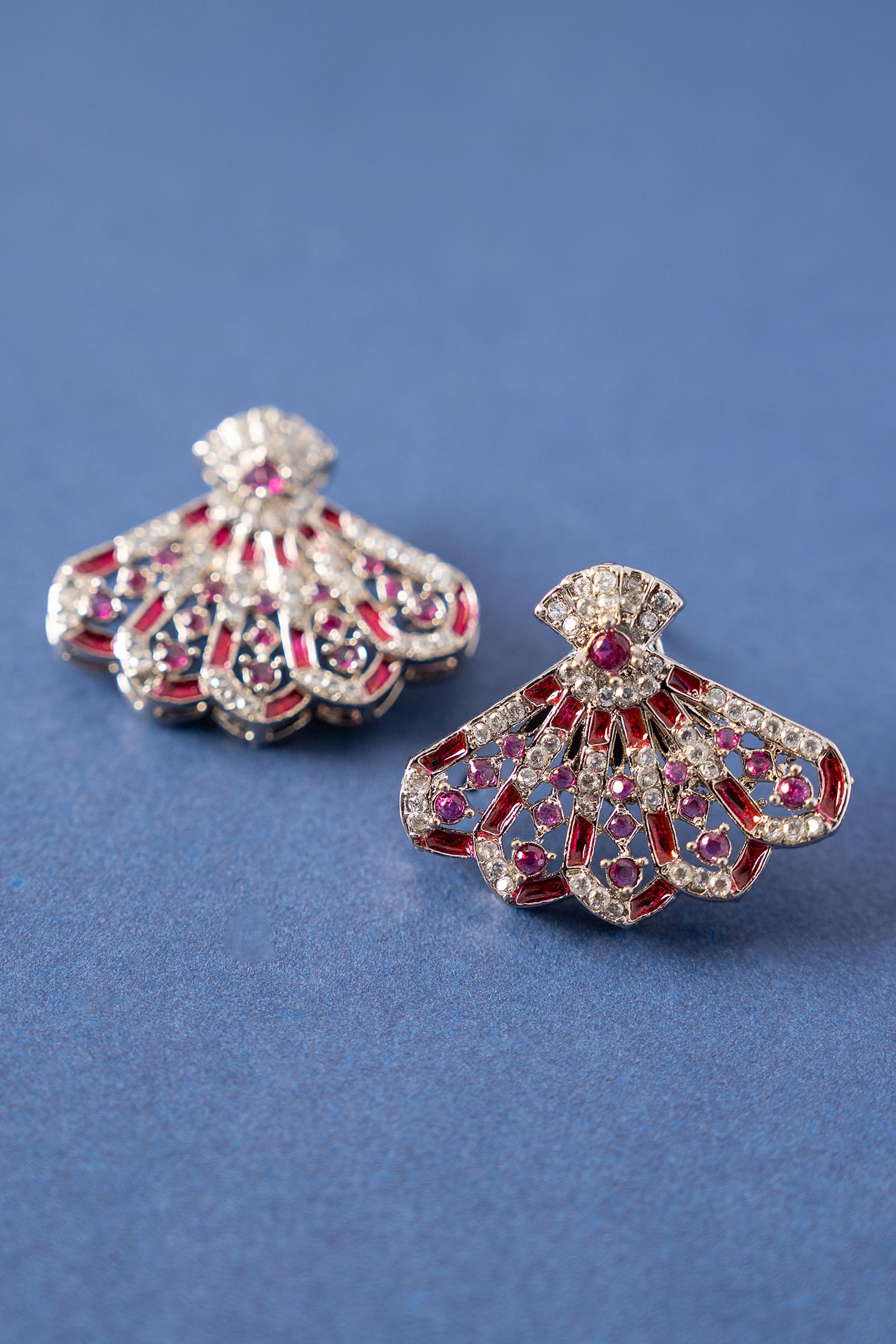 Peavera Studs