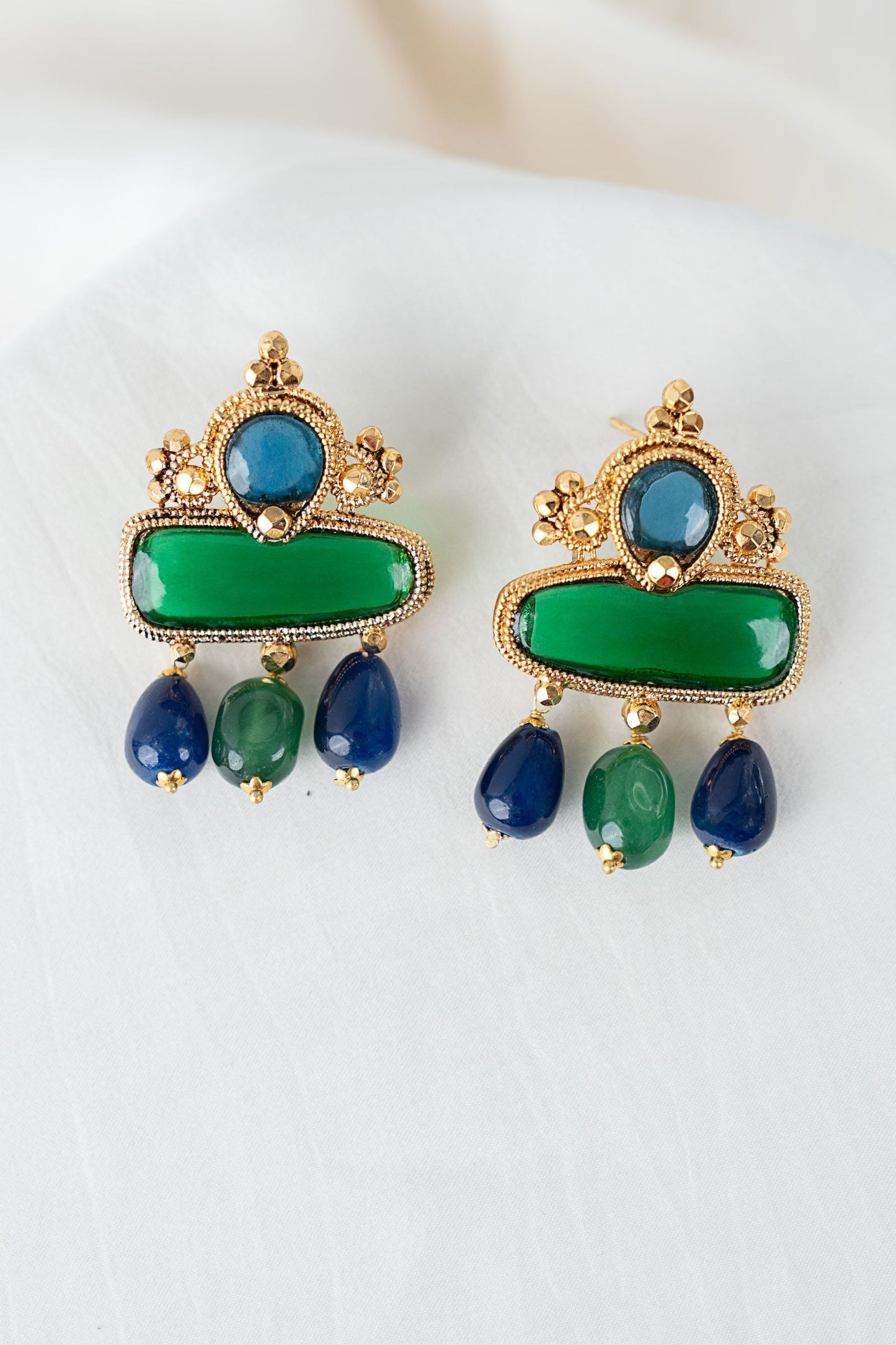 Onyrella Studs