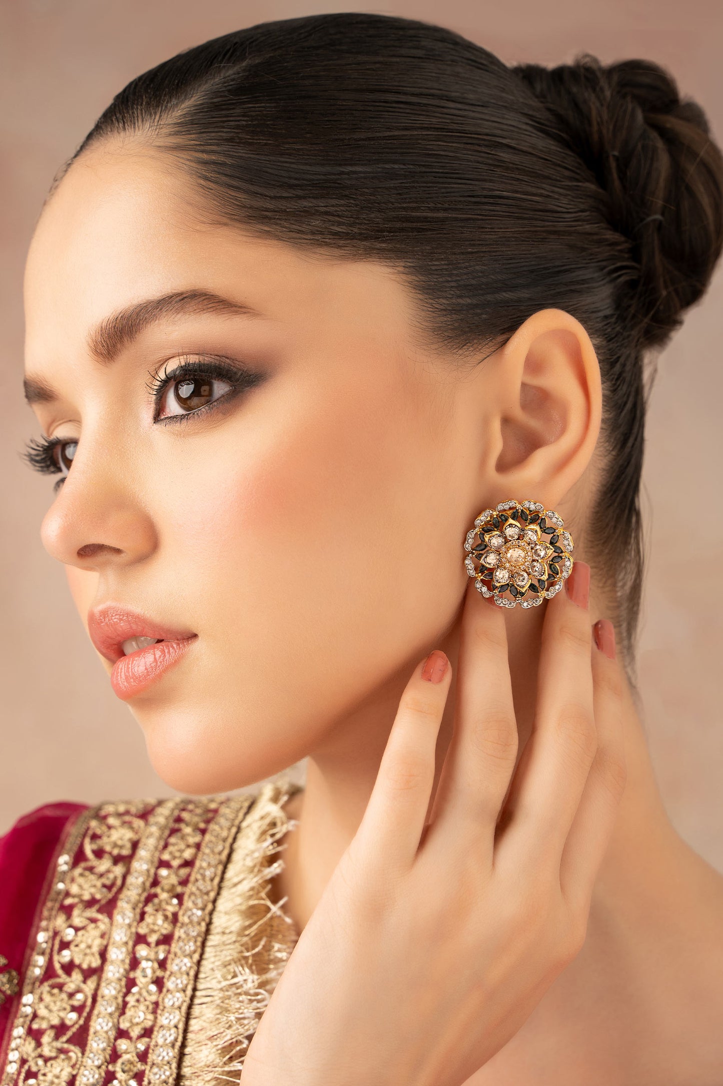 Riha Studs